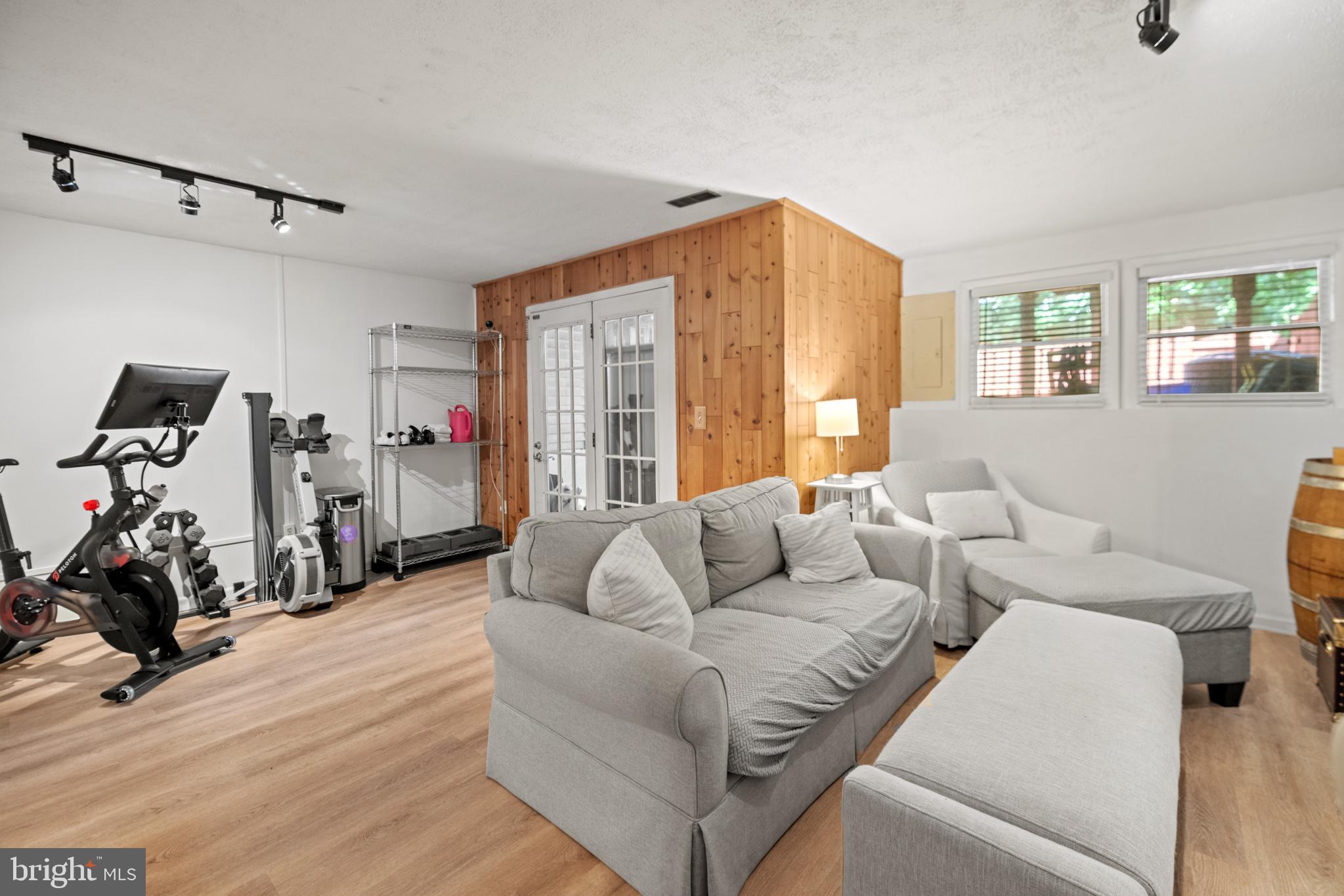 KINGSTOWNE - Residential Lease