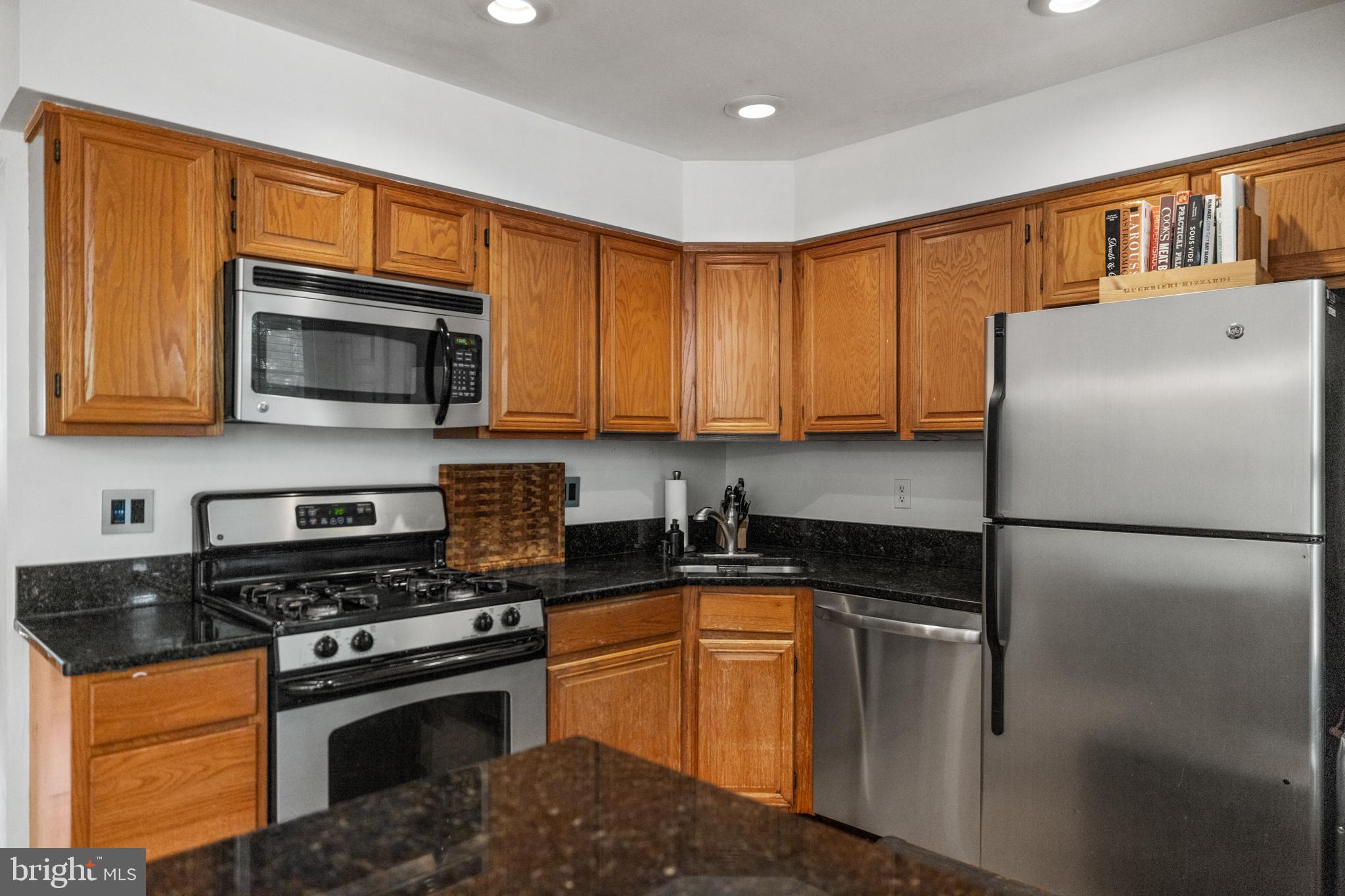 KINGSTOWNE - Residential Lease