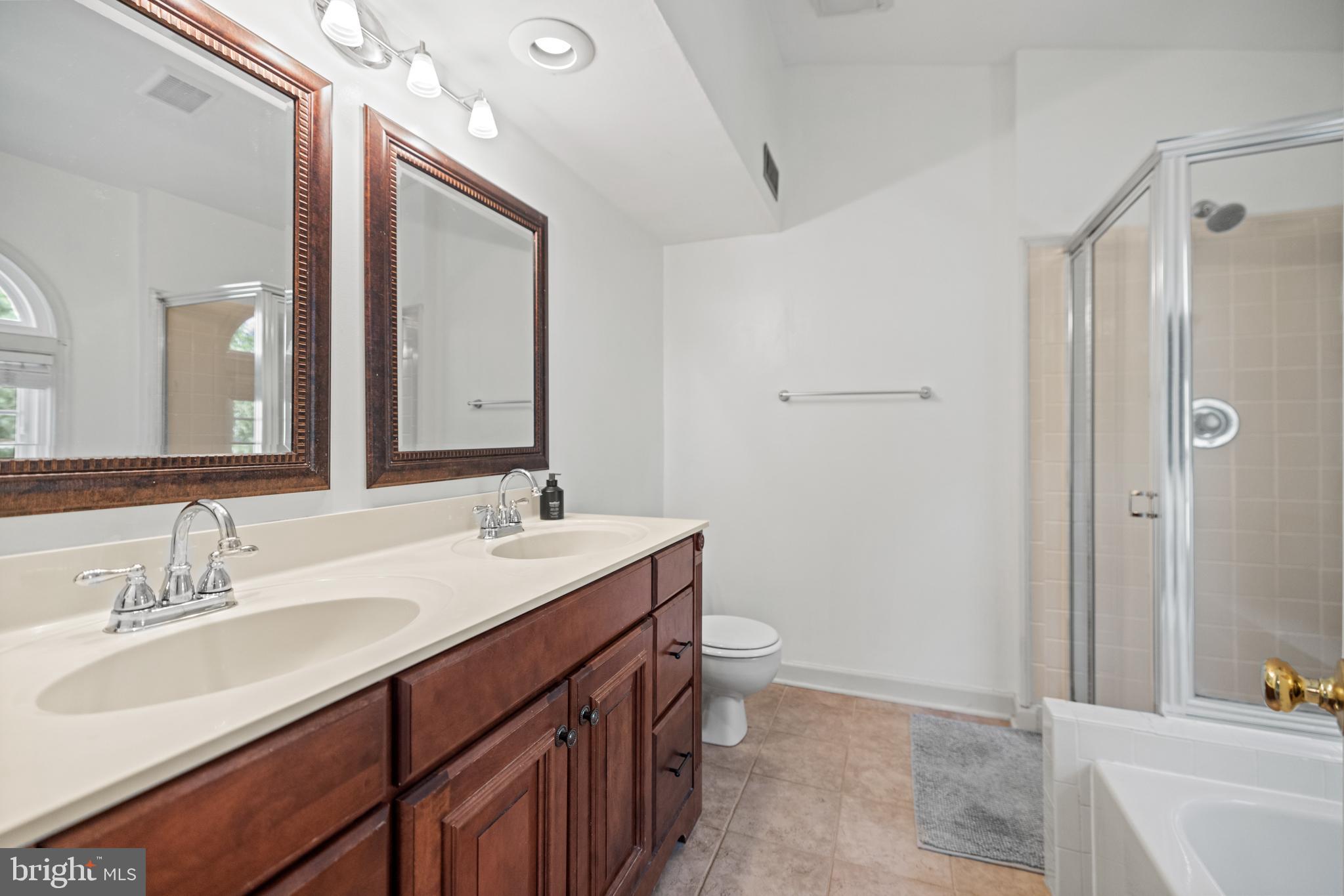 KINGSTOWNE - Residential Lease