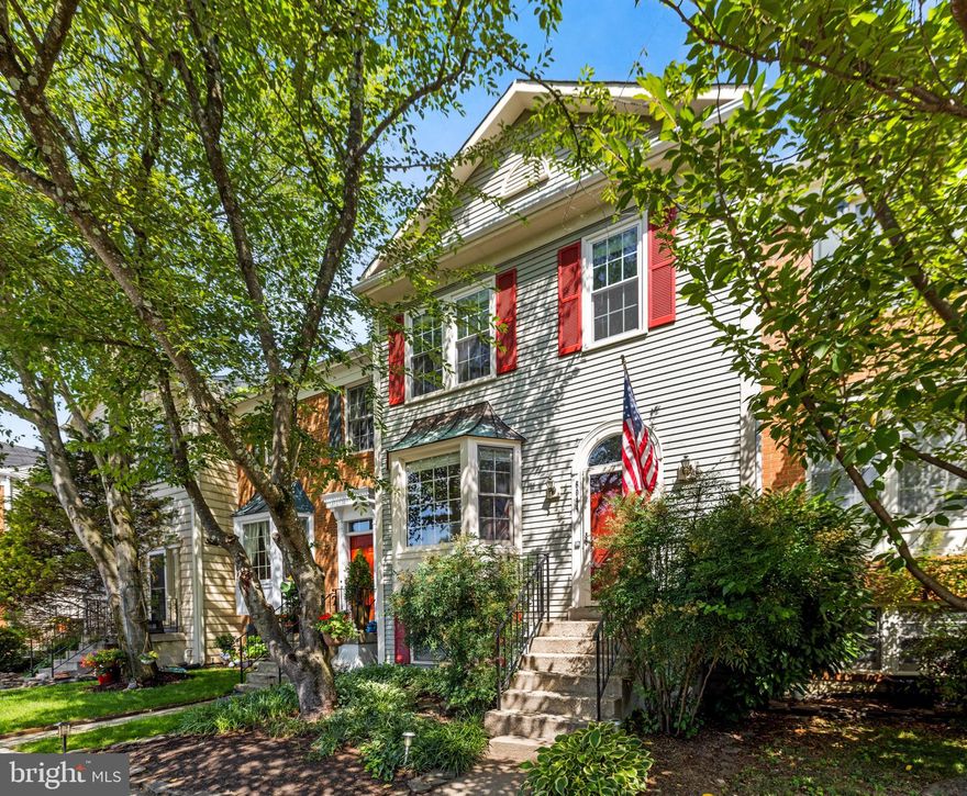 Immediate move-in!  just finished touch-ups now it's vacant.  As if the popularity of Kingstowne isn't enough (especially the pools during the summer), this lovely home is less than a 5 minute drive to the metro, a walking distance to all kinds of whims and essentials with the miles and miles of paths. Kick off your shoes and drop your bags in the foyer.  There is even a convenient powder room near the front door.  The main level greets you with wood floors carrying you from the sunny front living room into the dining room - a unique space with both a wood burning fireplace and sunlight streaming in from walls of glass and skylights.  The front row seating to whatever is cooking up in the kitchen is the best though!  This level walks right out to the deck for your favorite friends and iced beverages after a long summer day.  Back inside, the Upper level provides 3 lovely bedrooms and 2 baths, while the finished walk out basement has the 4th bedroom and another bath.  (bedroom is not in the photos because it was a prized storage area for owners).  Pets allowed case by case.  Hurry so you get to enjoy the community pools!!!