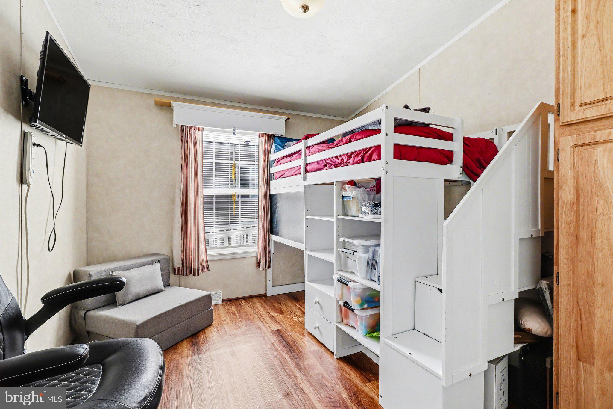 NORTH RIDGE ACRES - Residential