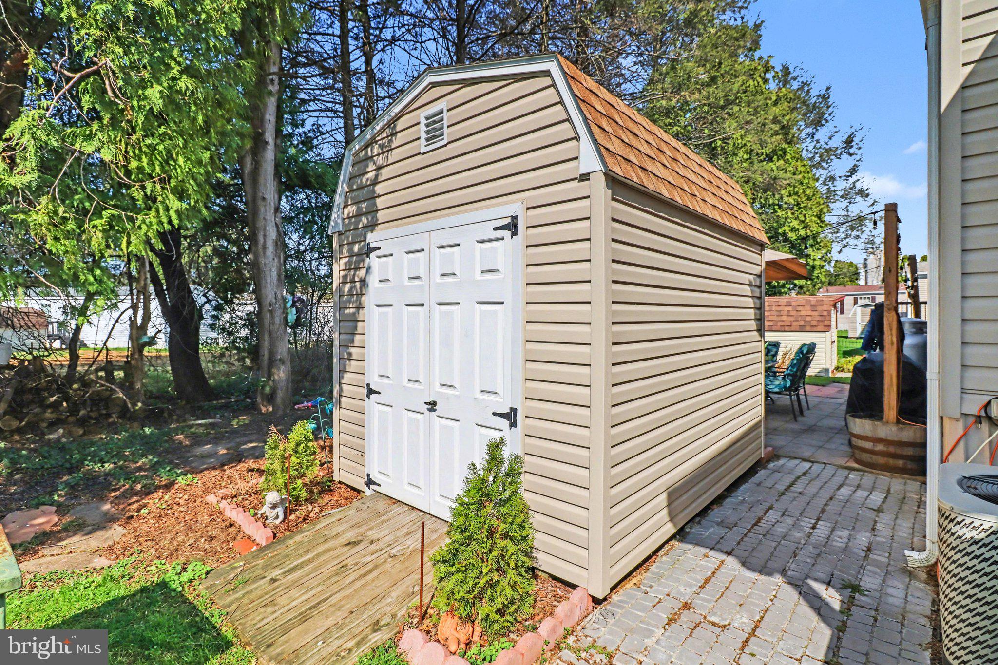 NORTH RIDGE ACRES - Residential