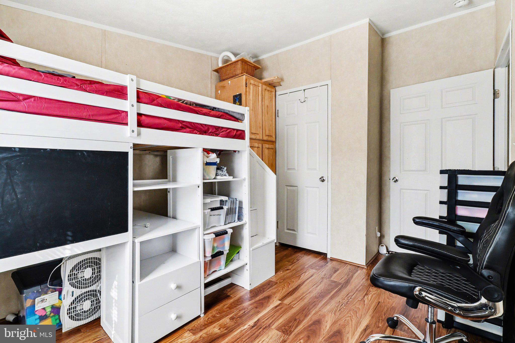 NORTH RIDGE ACRES - Residential