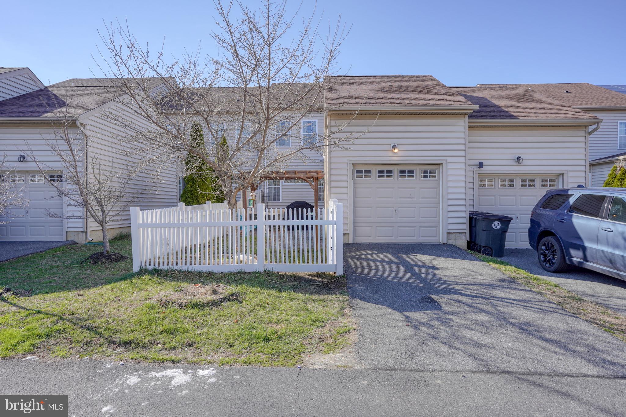 VILLAGE OF BAYBERRY - Residential