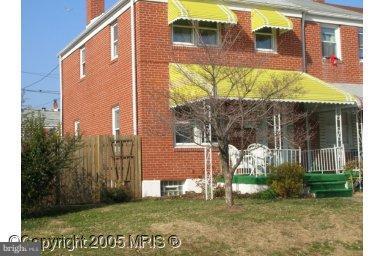 Large EOG home in Hawthorne. Needs a little TLC but the bones are good! 3 BR's and 1.5 baths. Hardwood floors, CAC and a parking pad. Dining room opened to kitchen. Full basement ready to finish. Seller only reviews offers from non-profit organizations during the first 14 days on market. Offers from owner occupants and investors accepted on the 15th day.