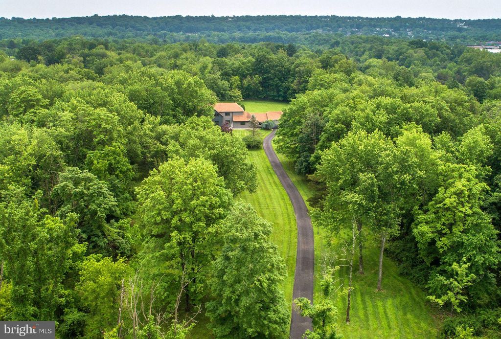 Photo of 125 Edison Furlong Road, DOYLESTOWN, PA 18901 (MLS # PABU2099012)