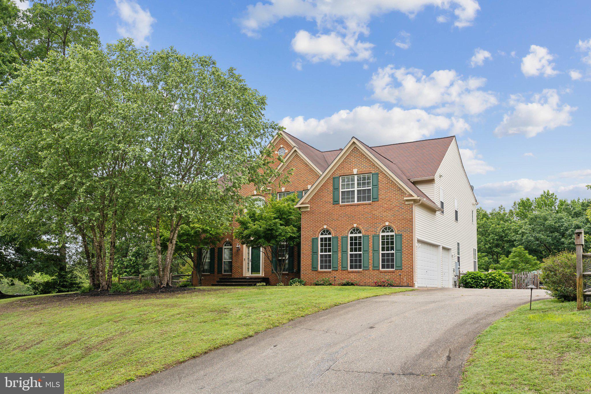 76 HIGH RIDGE DRIVE