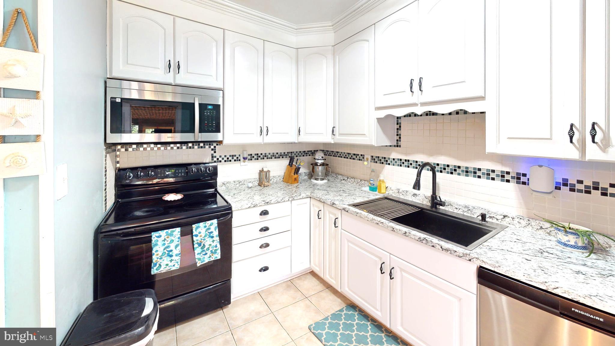 CASTLE MARINA - Residential