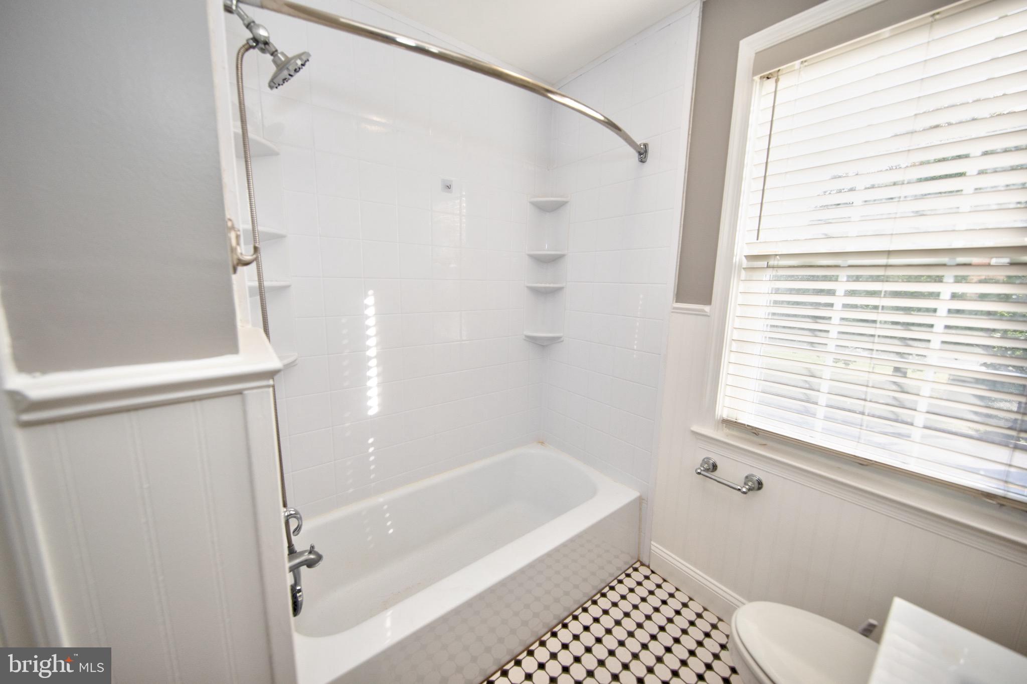 LOCH RAVEN MANOR - Residential