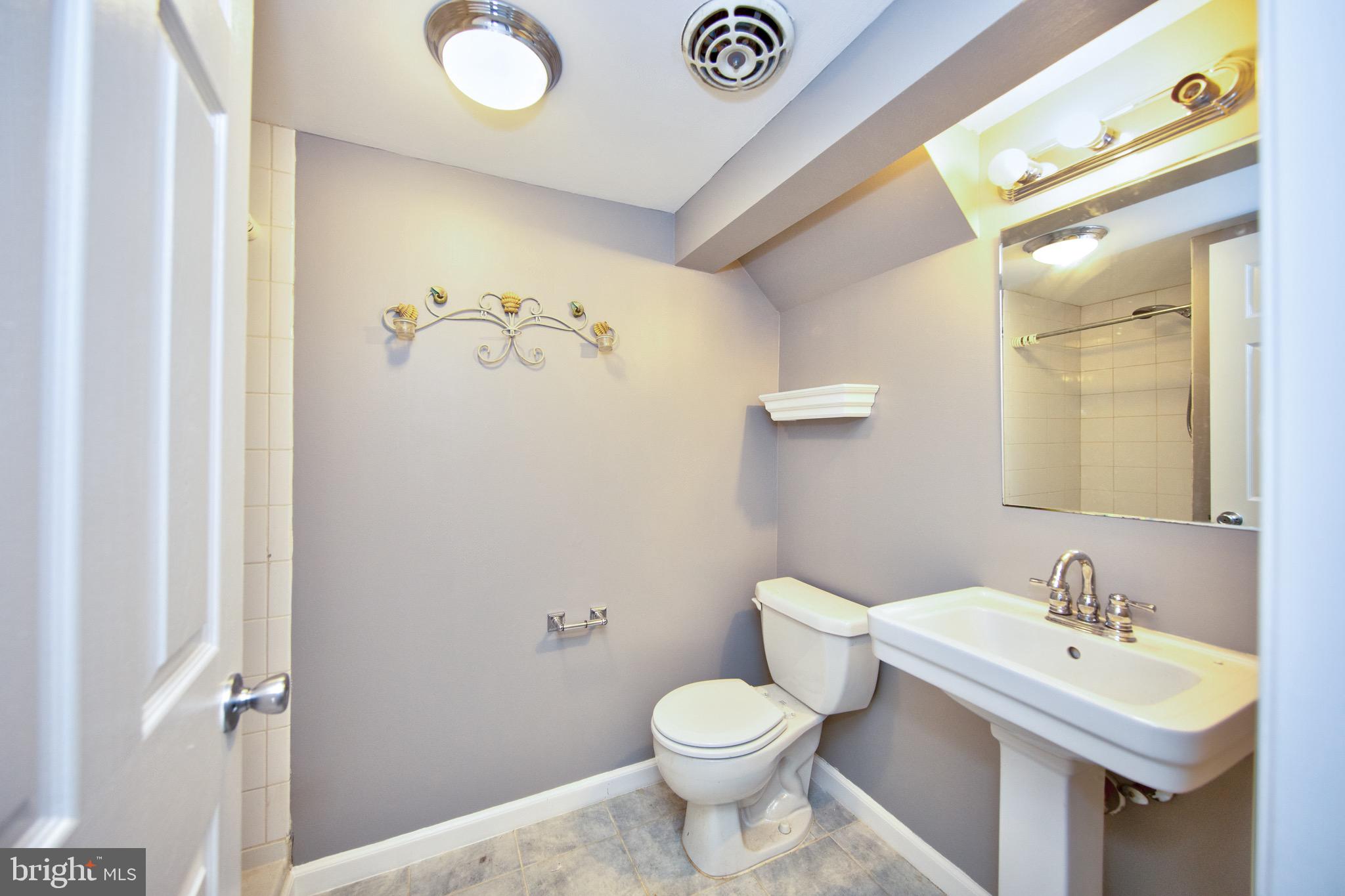 LOCH RAVEN MANOR - Residential