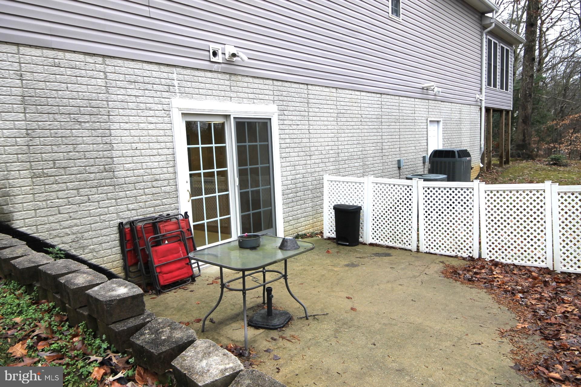 REGULARS - Residential Lease