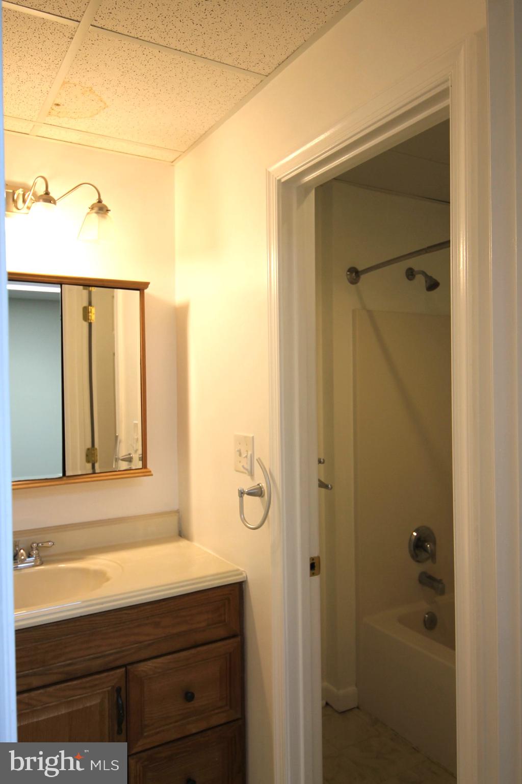 REGULARS - Residential Lease