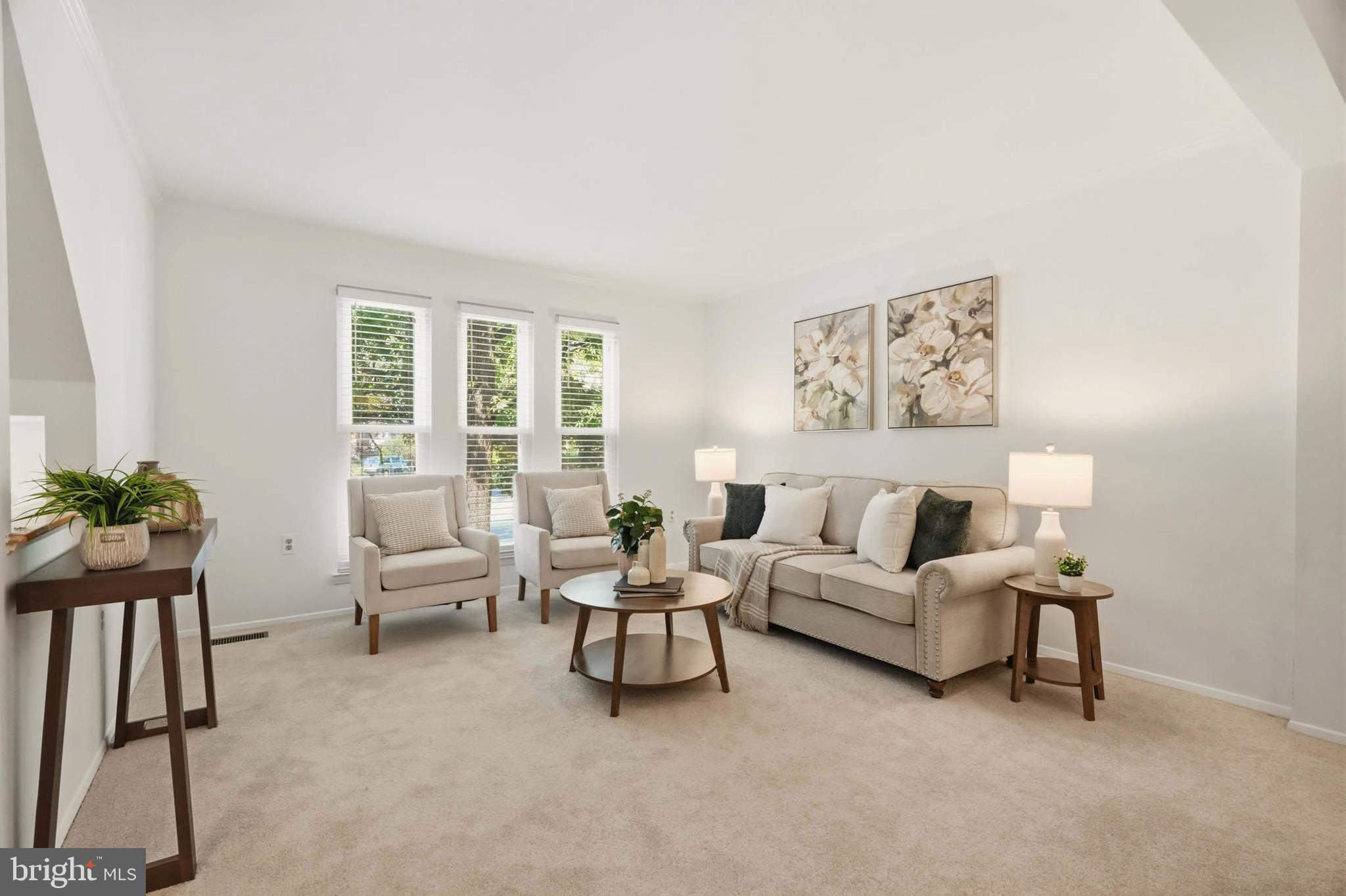 8112 WOODED GLEN COURT