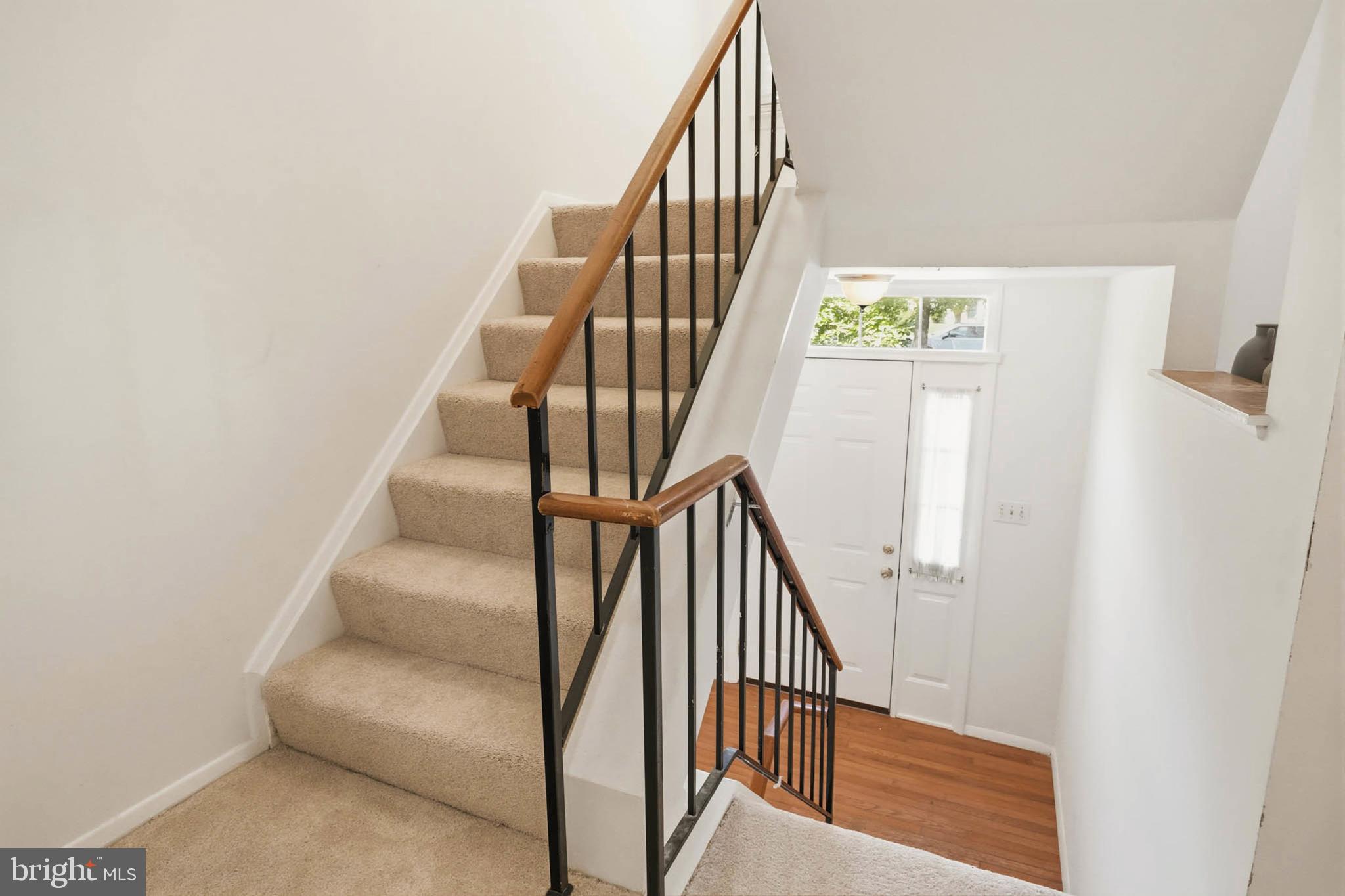 8112 WOODED GLEN COURT