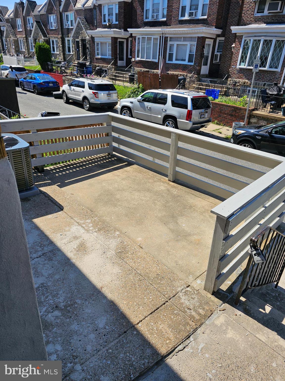 LAWNCREST - Residential