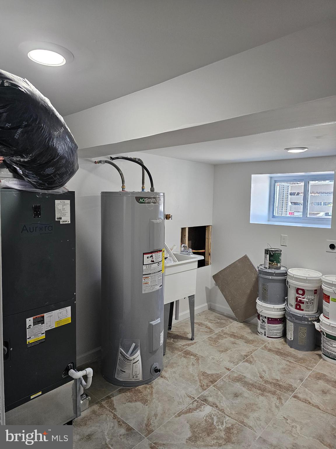 LAWNCREST - Residential