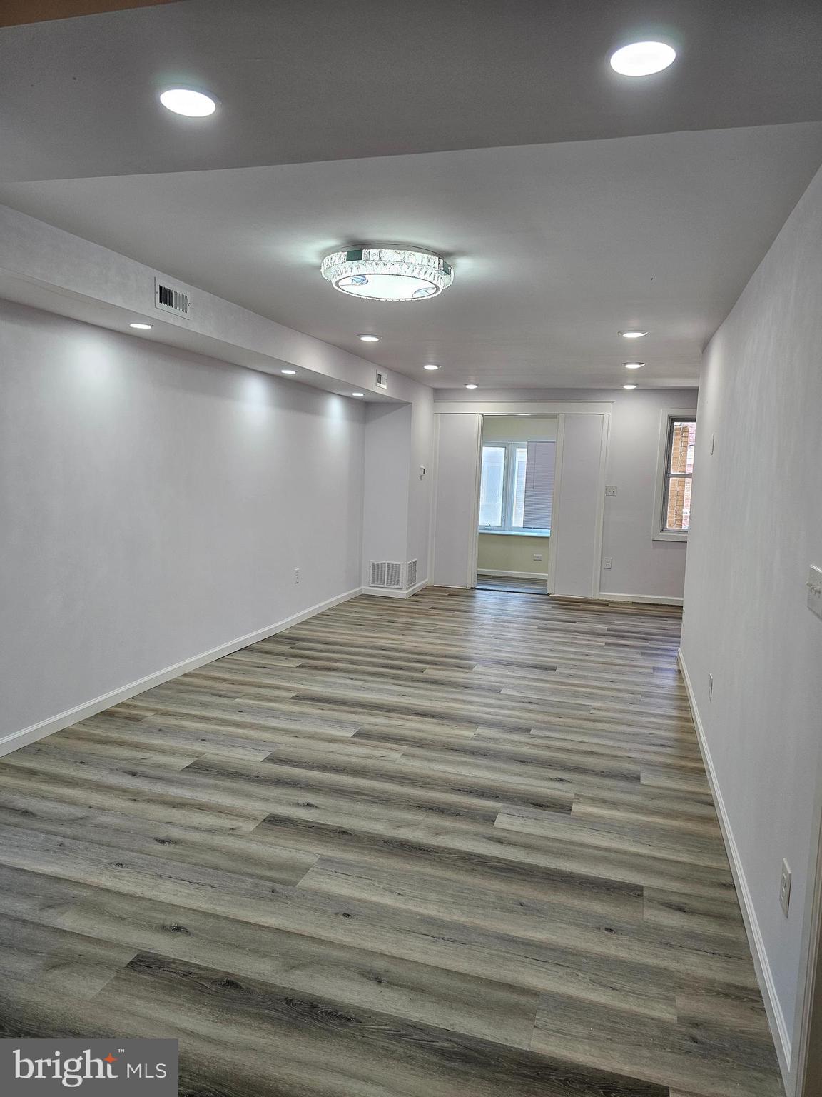 LAWNCREST - Residential