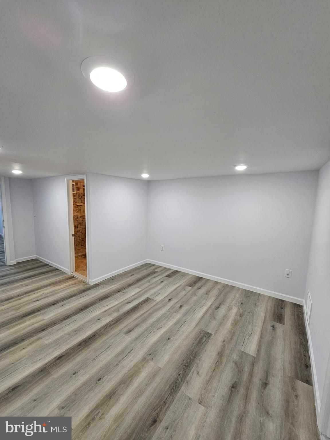 LAWNCREST - Residential