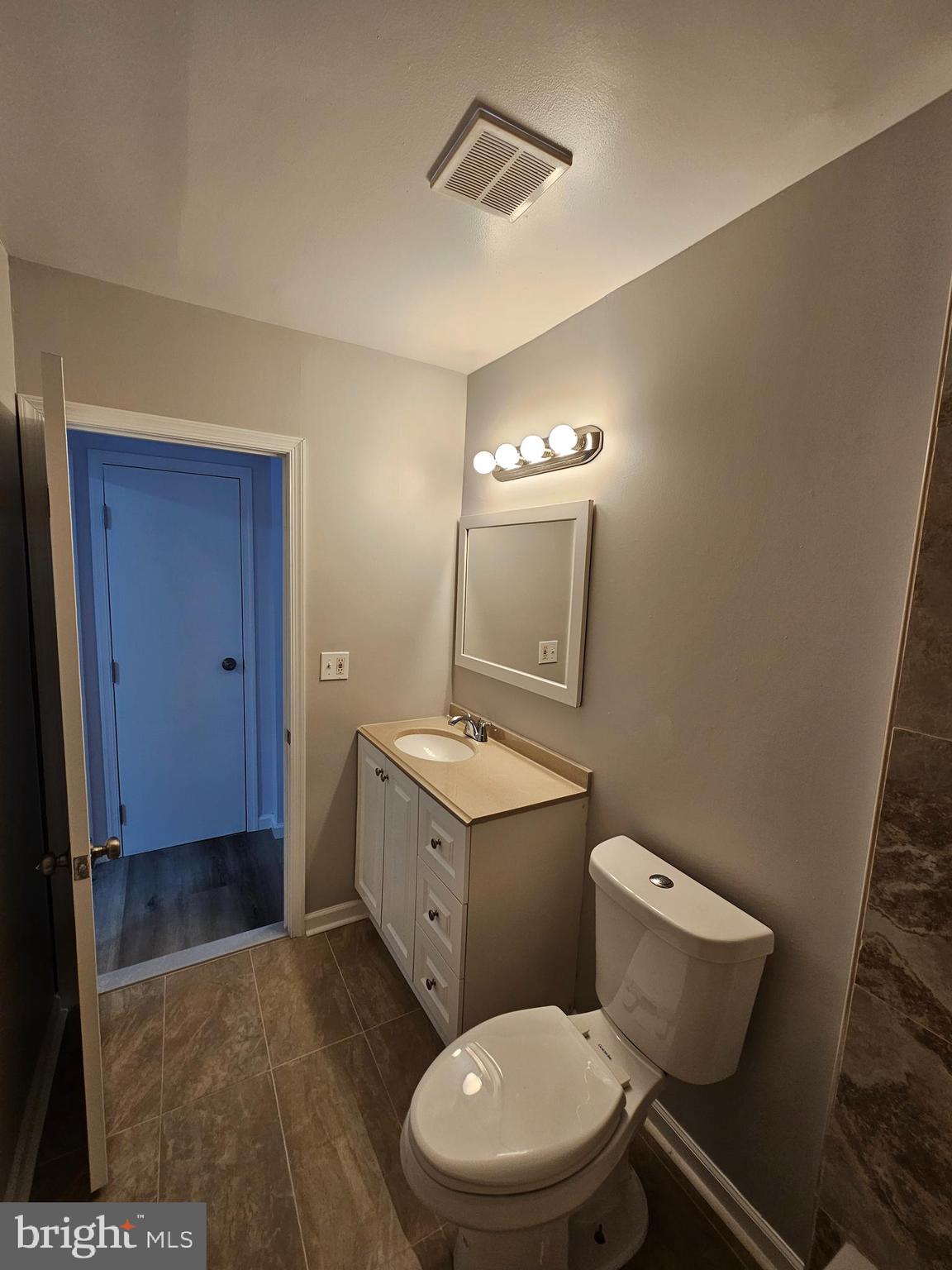 LAWNCREST - Residential