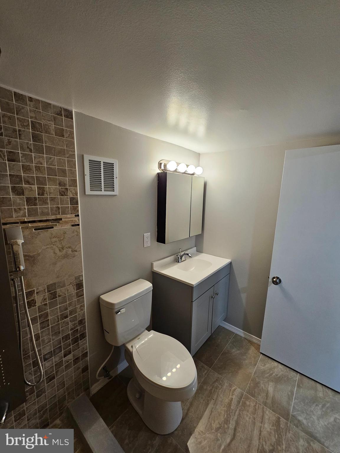 LAWNCREST - Residential