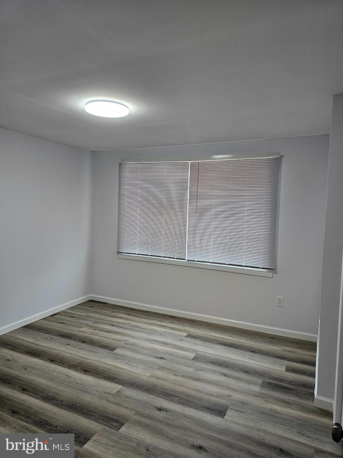 LAWNCREST - Residential