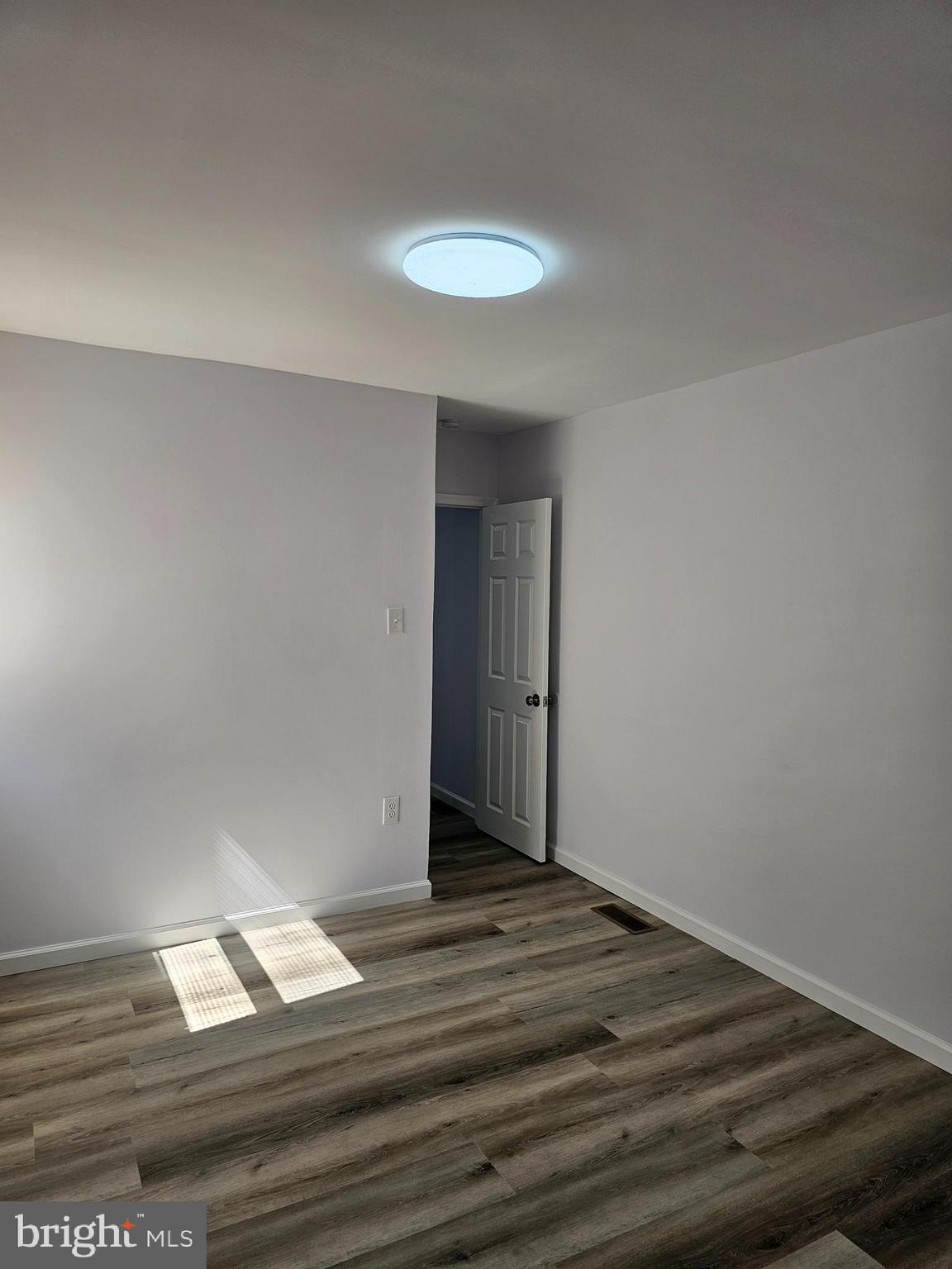 LAWNCREST - Residential