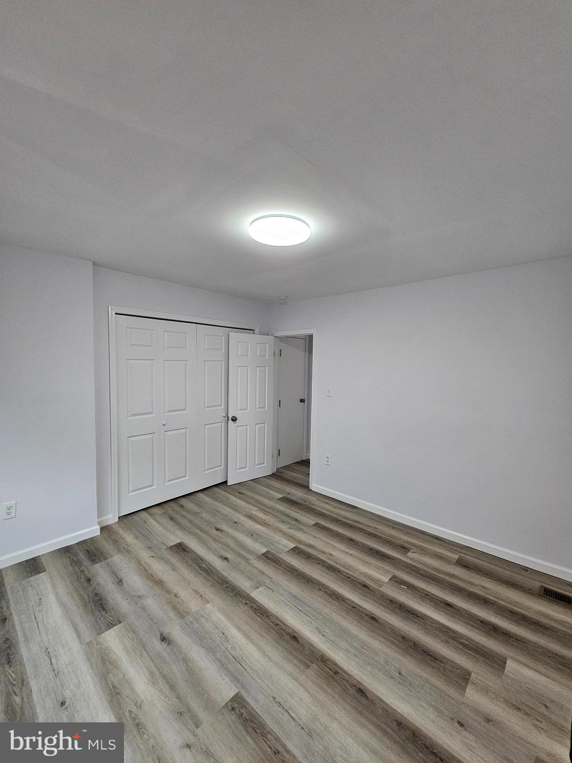 LAWNCREST - Residential