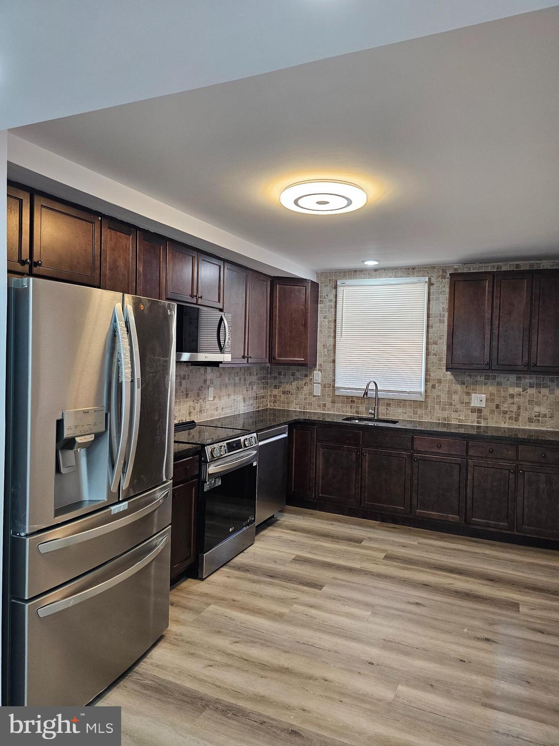 LAWNCREST - Residential