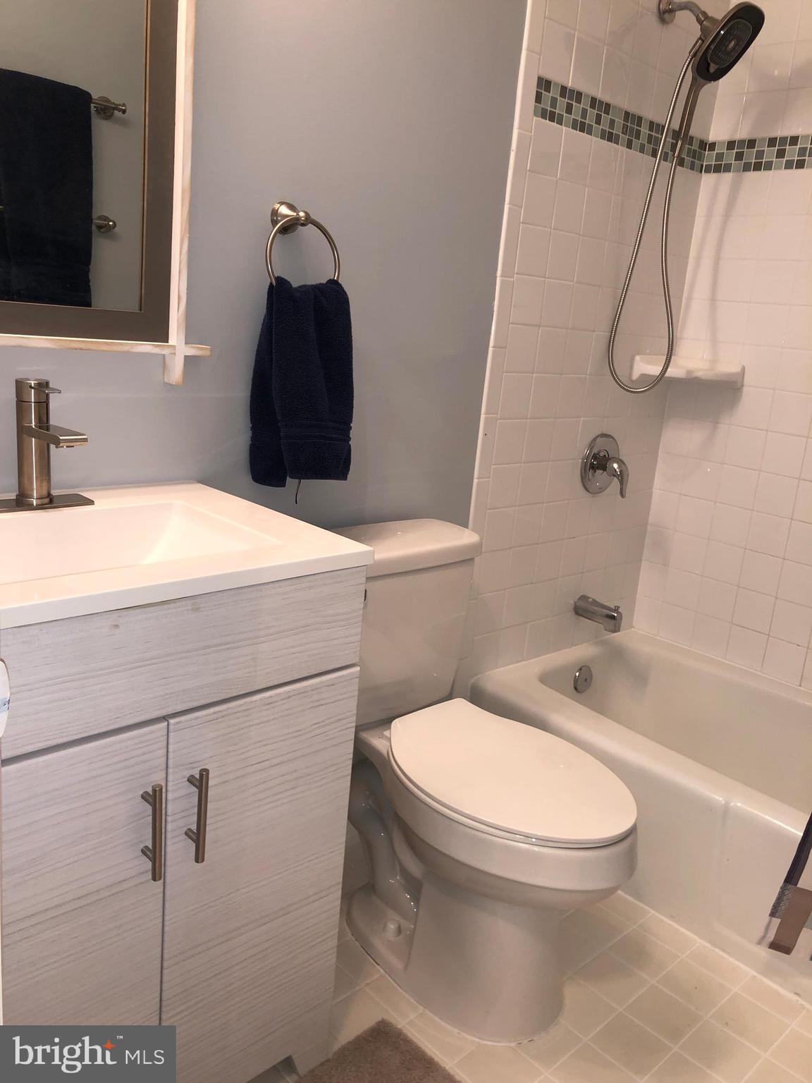 VANTAGE HILL - Residential