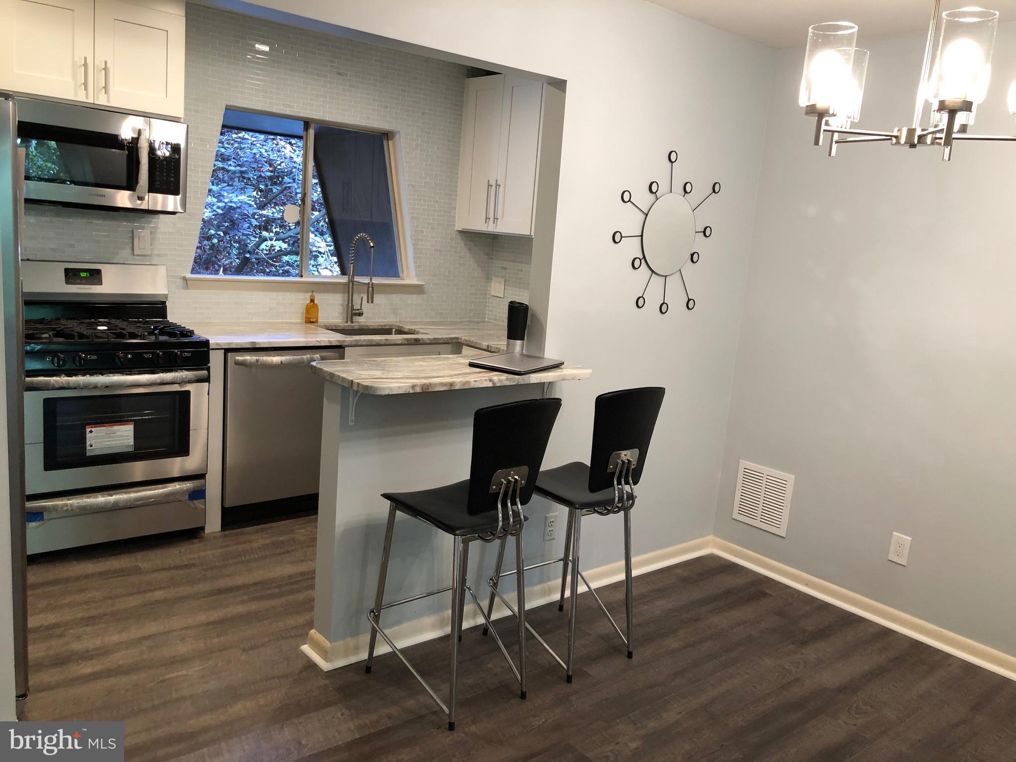 VANTAGE HILL - Residential