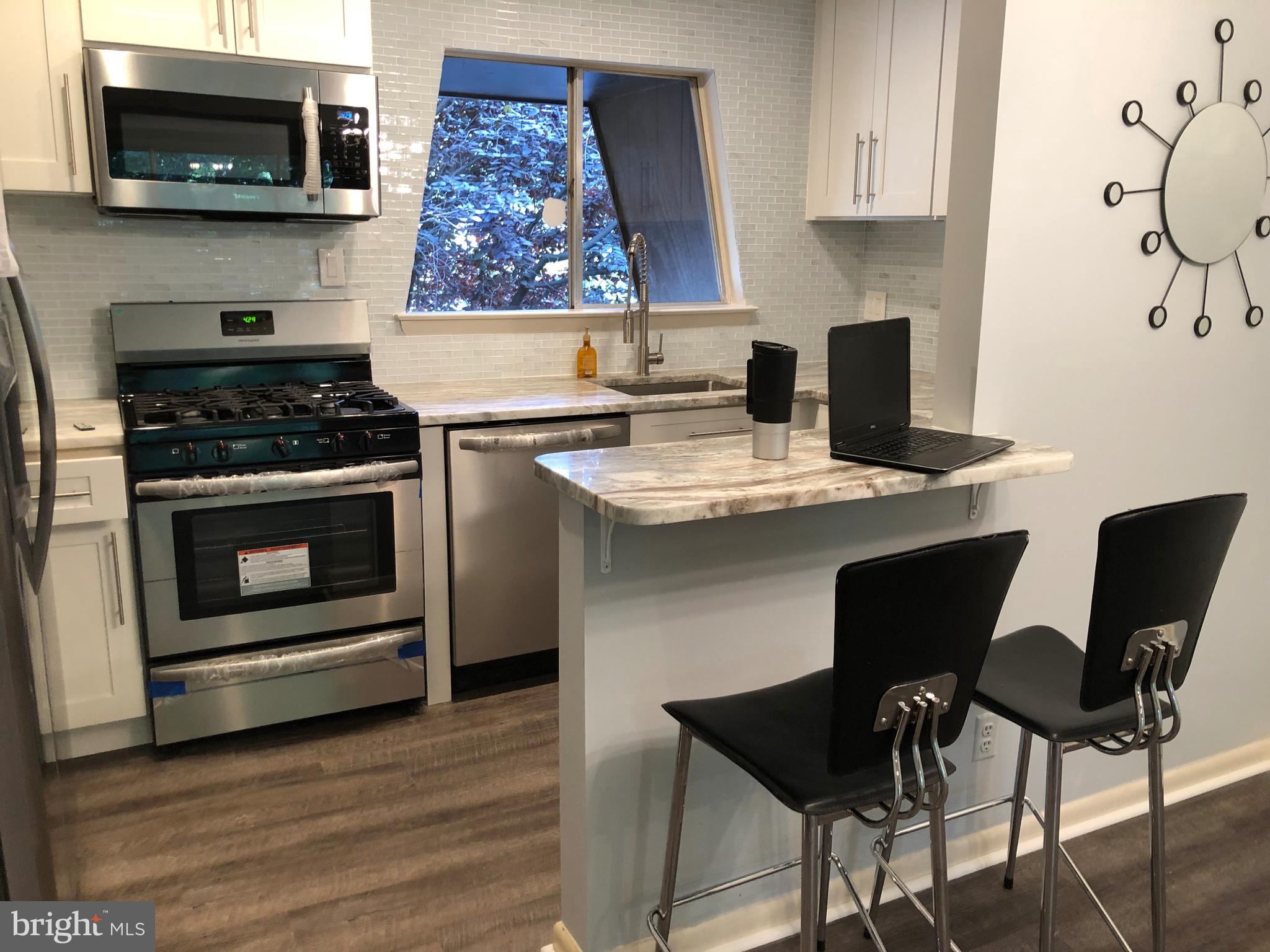 VANTAGE HILL - Residential