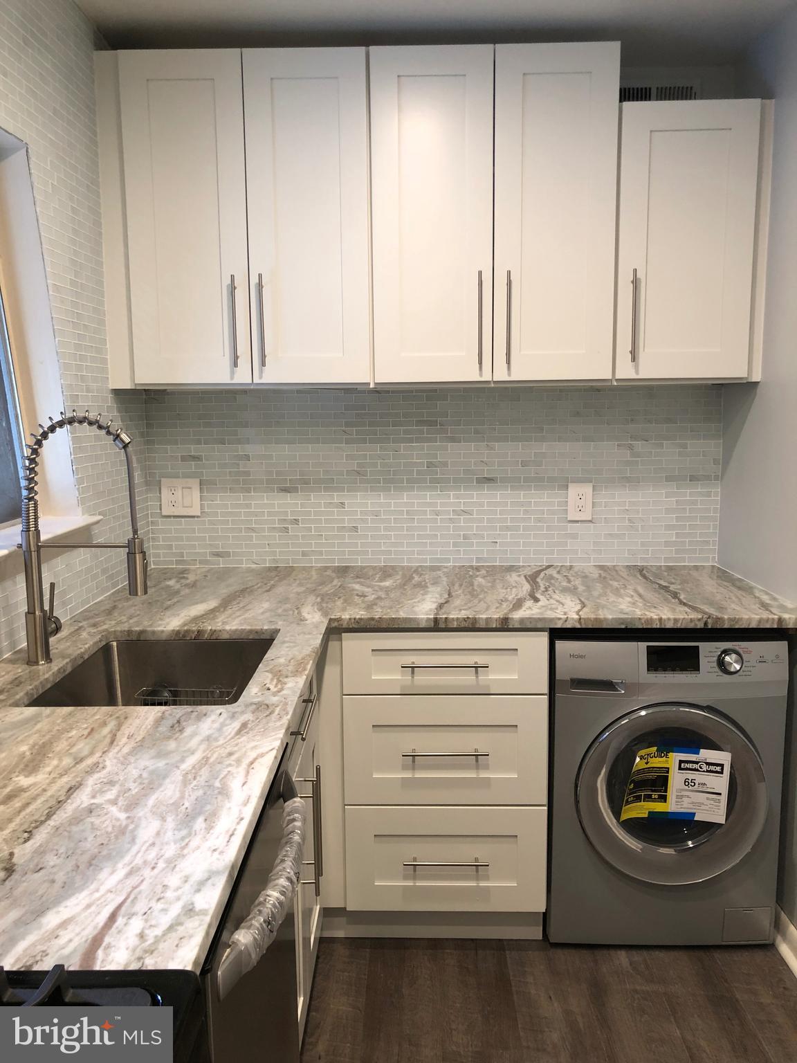 VANTAGE HILL - Residential