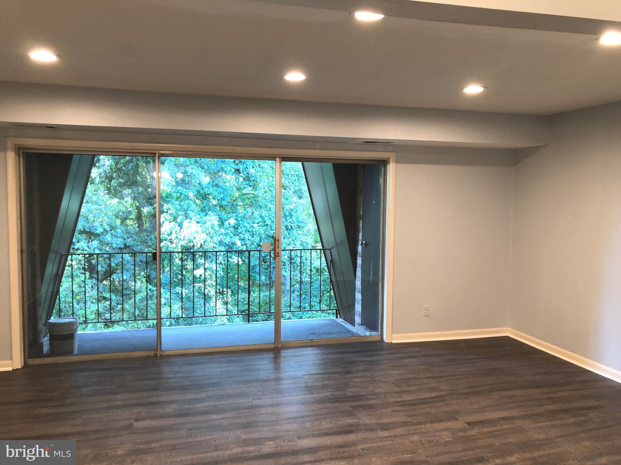 VANTAGE HILL - Residential