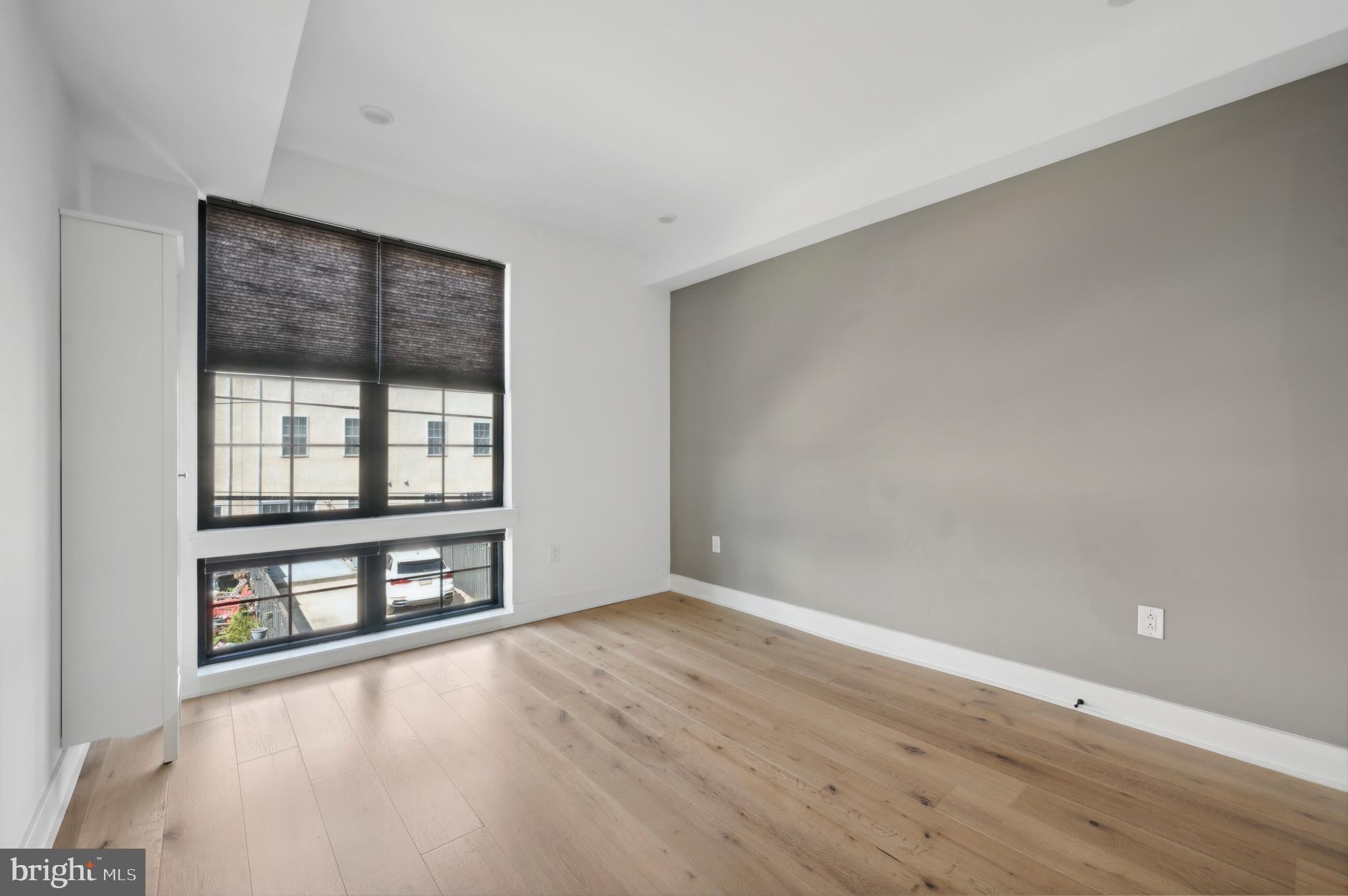 1232 N FRONT STREET 2E