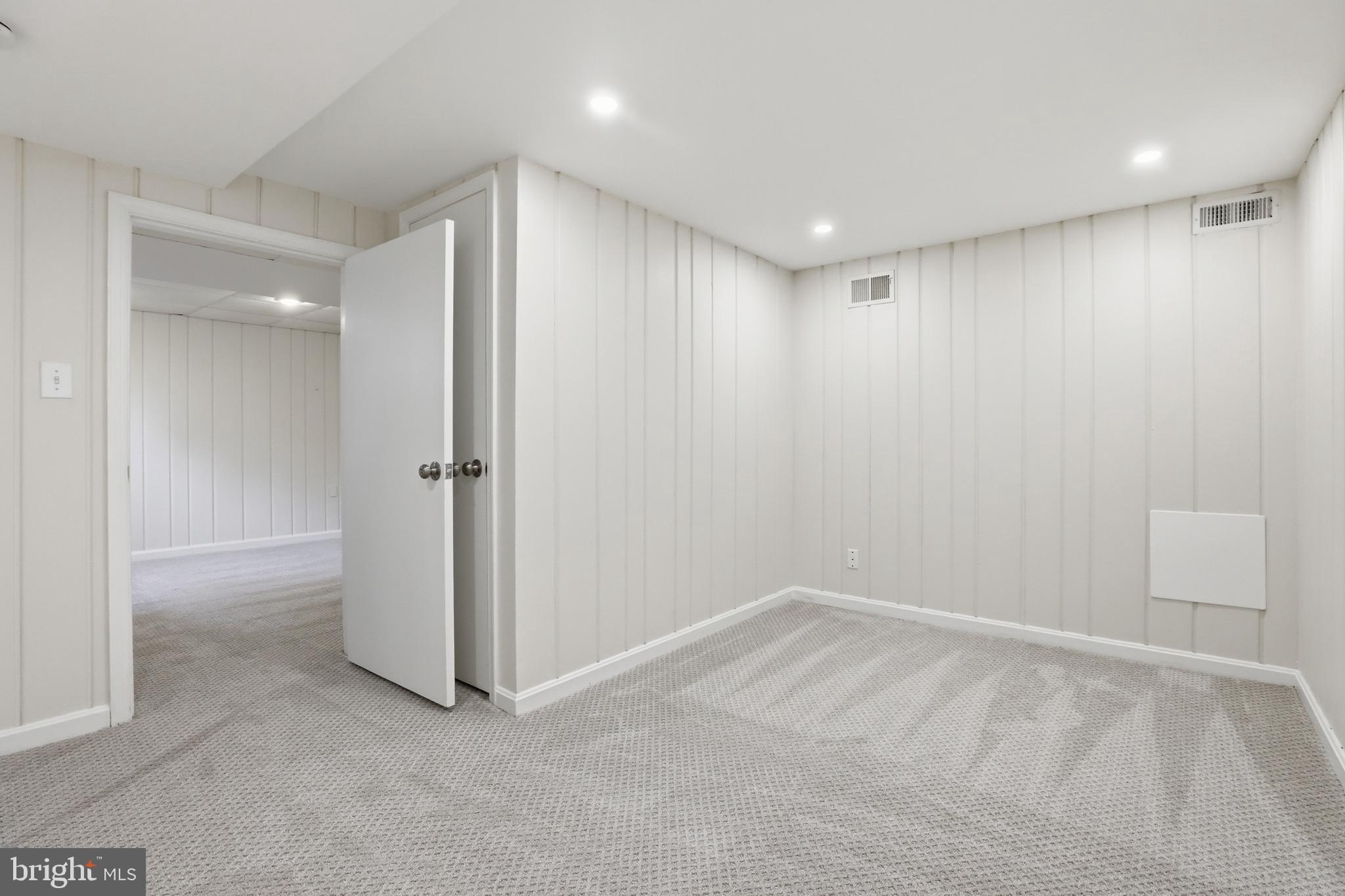 KENSINGTON HEIGHTS - Residential