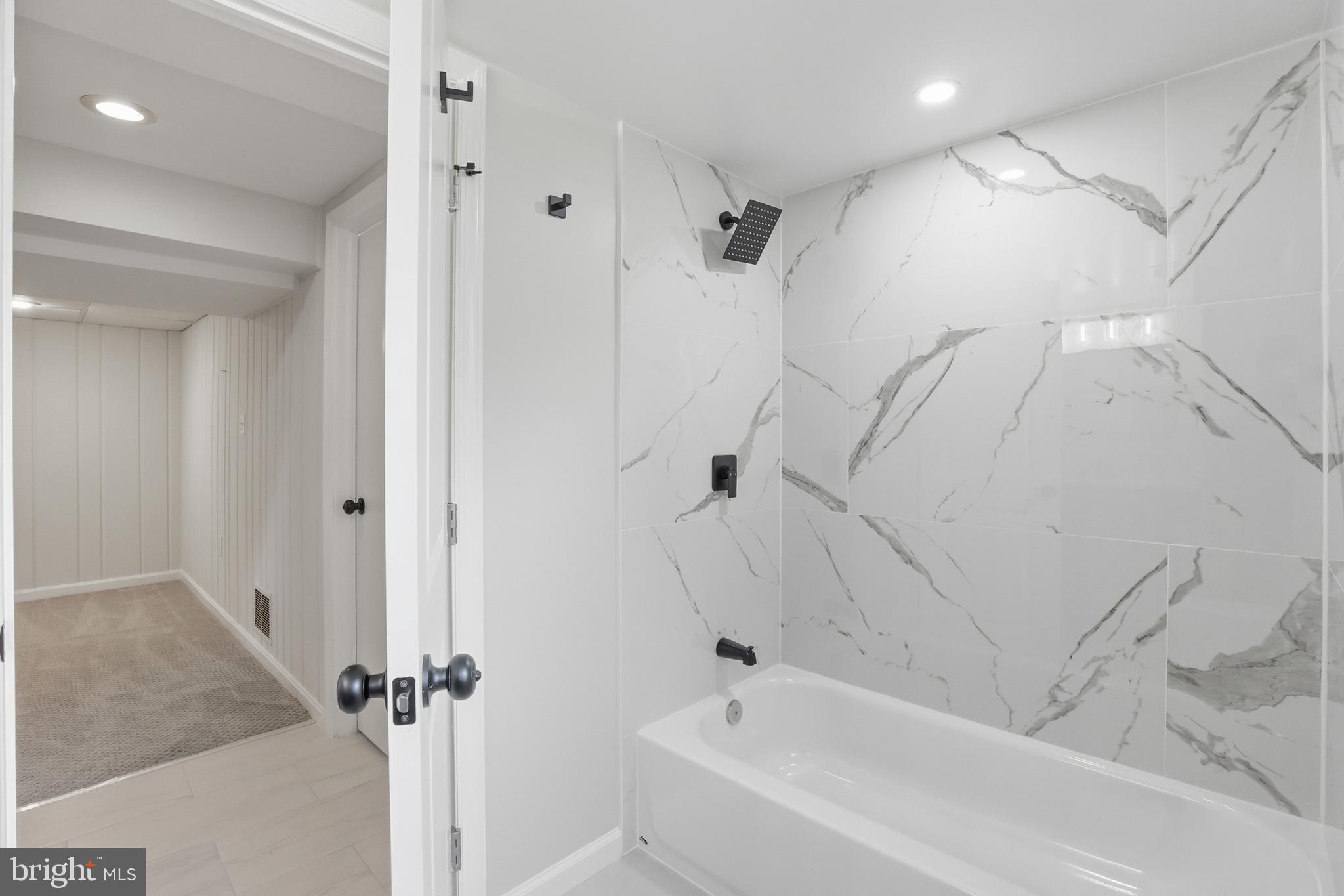 KENSINGTON HEIGHTS - Residential