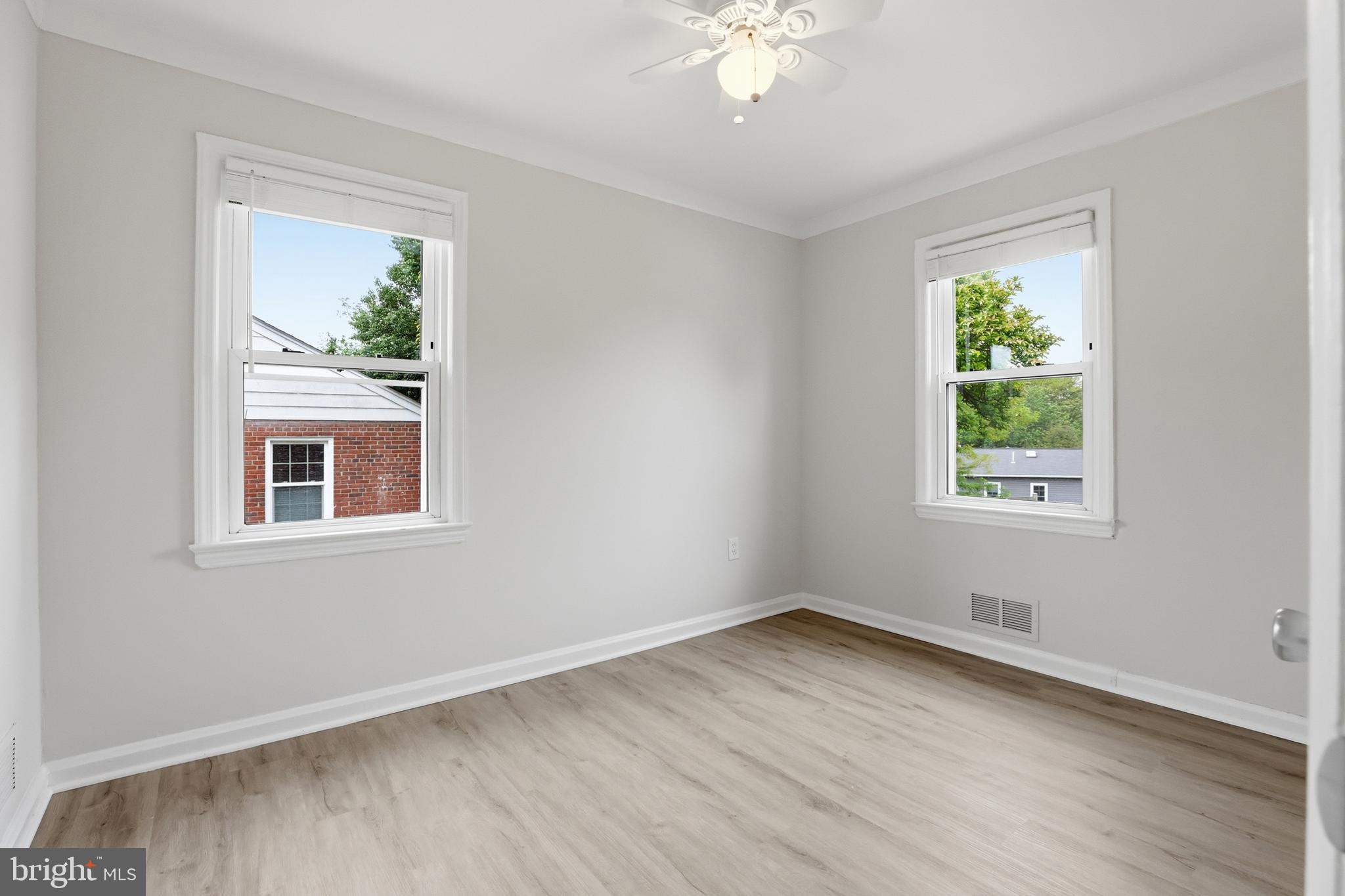 KENSINGTON HEIGHTS - Residential