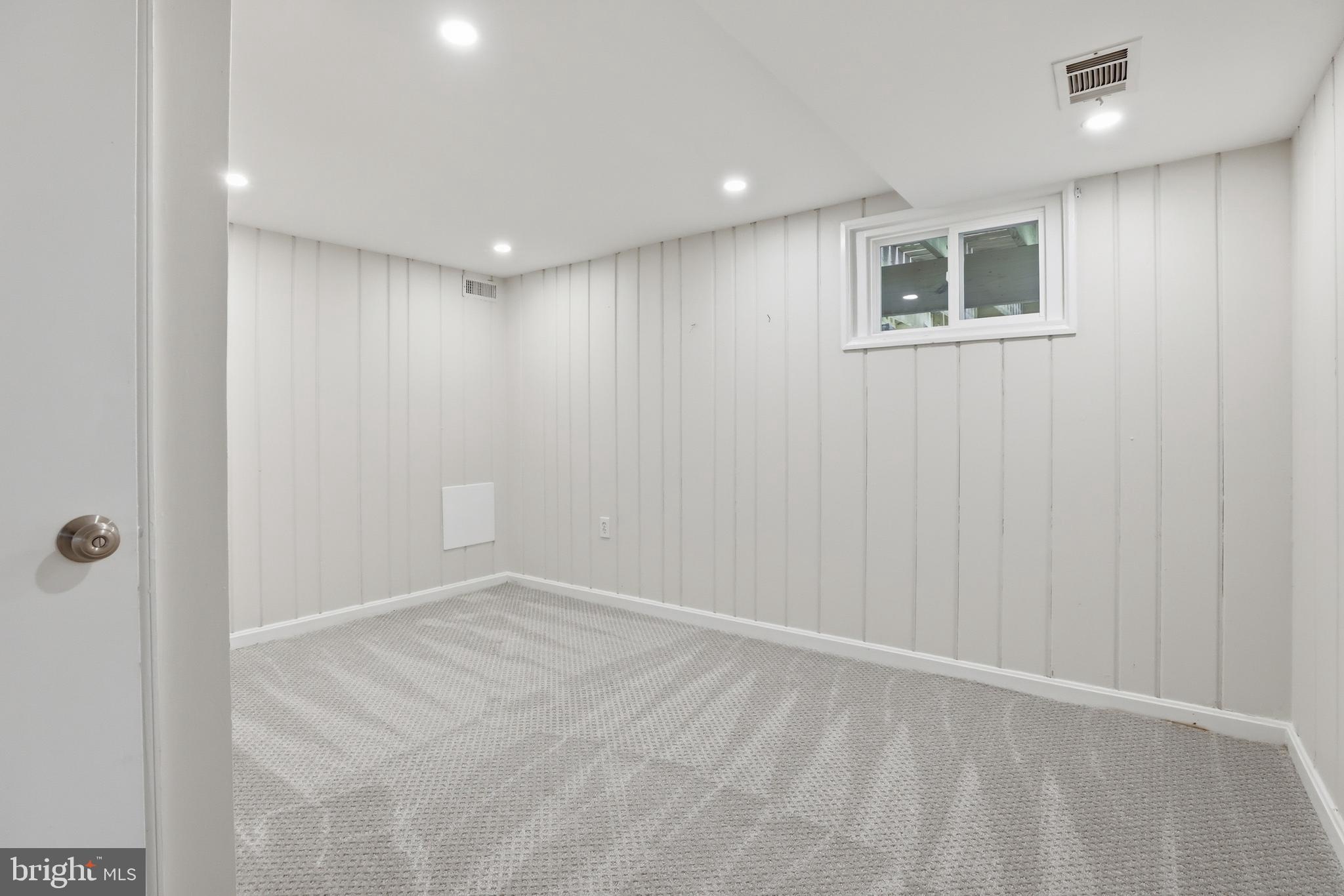 KENSINGTON HEIGHTS - Residential