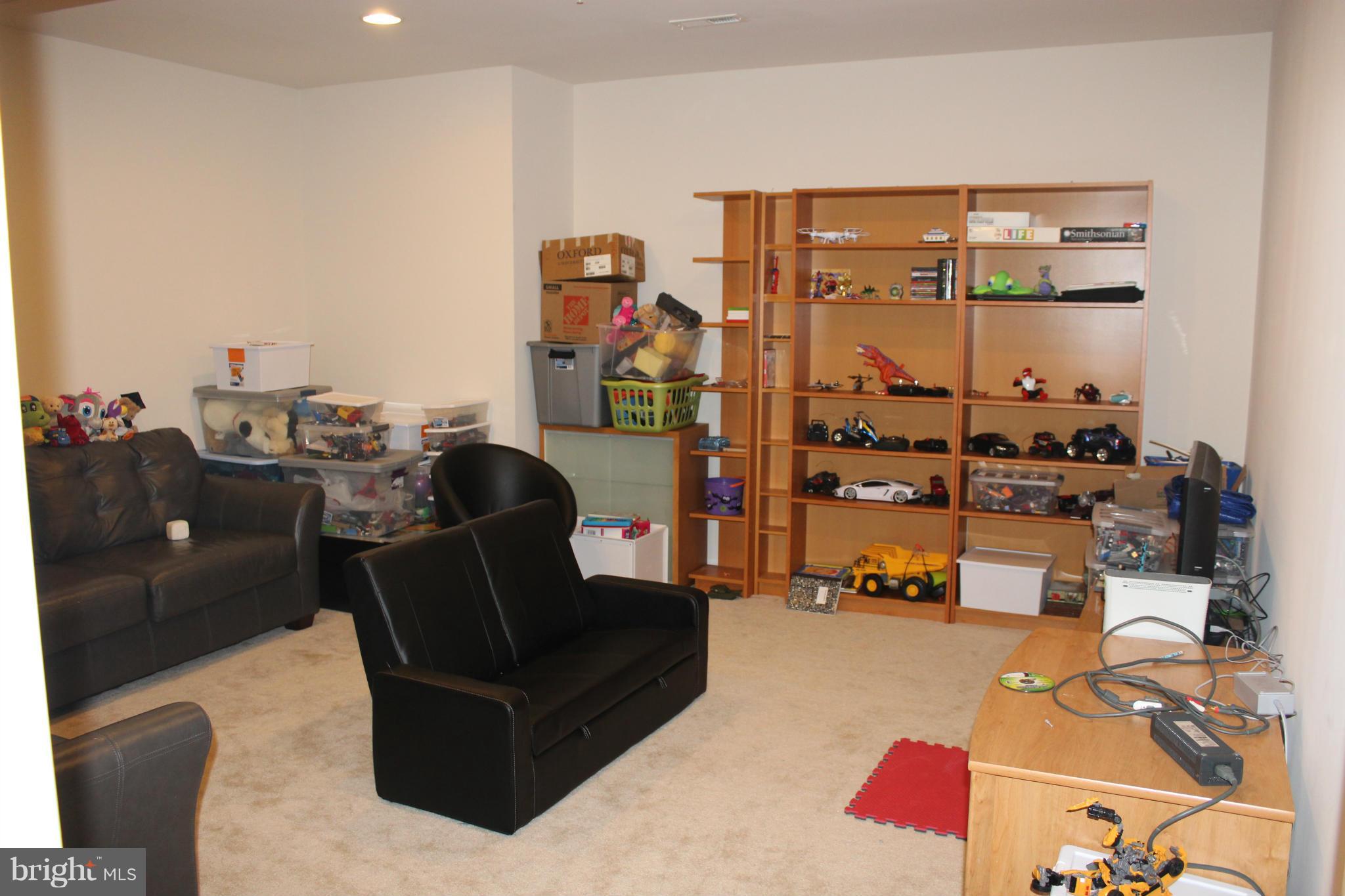 CLARKSBURG VILLAGE - Residential Lease