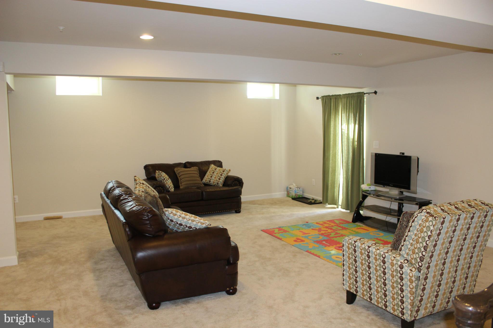 CLARKSBURG VILLAGE - Residential Lease