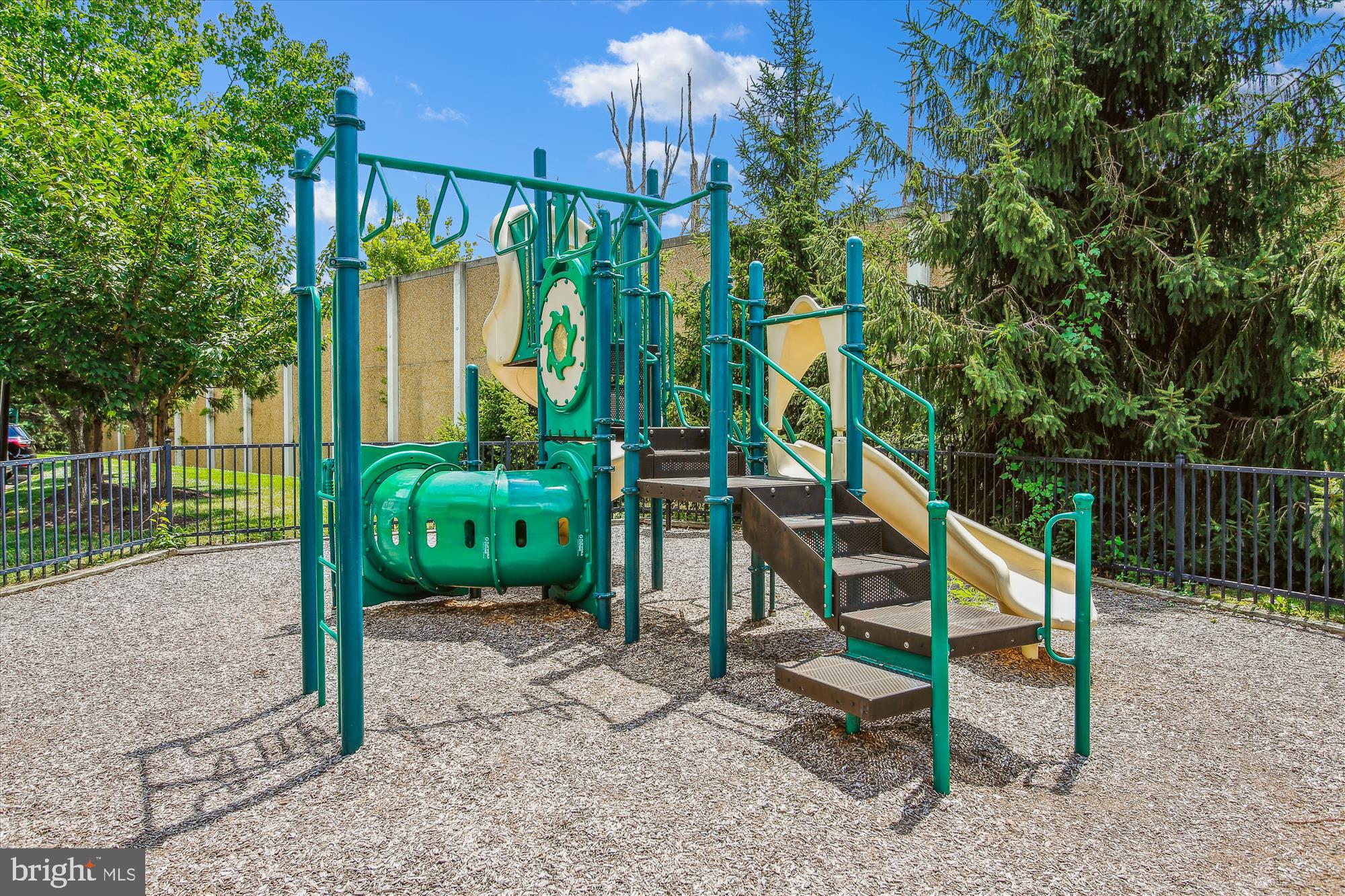 FAIRMONT - Residential