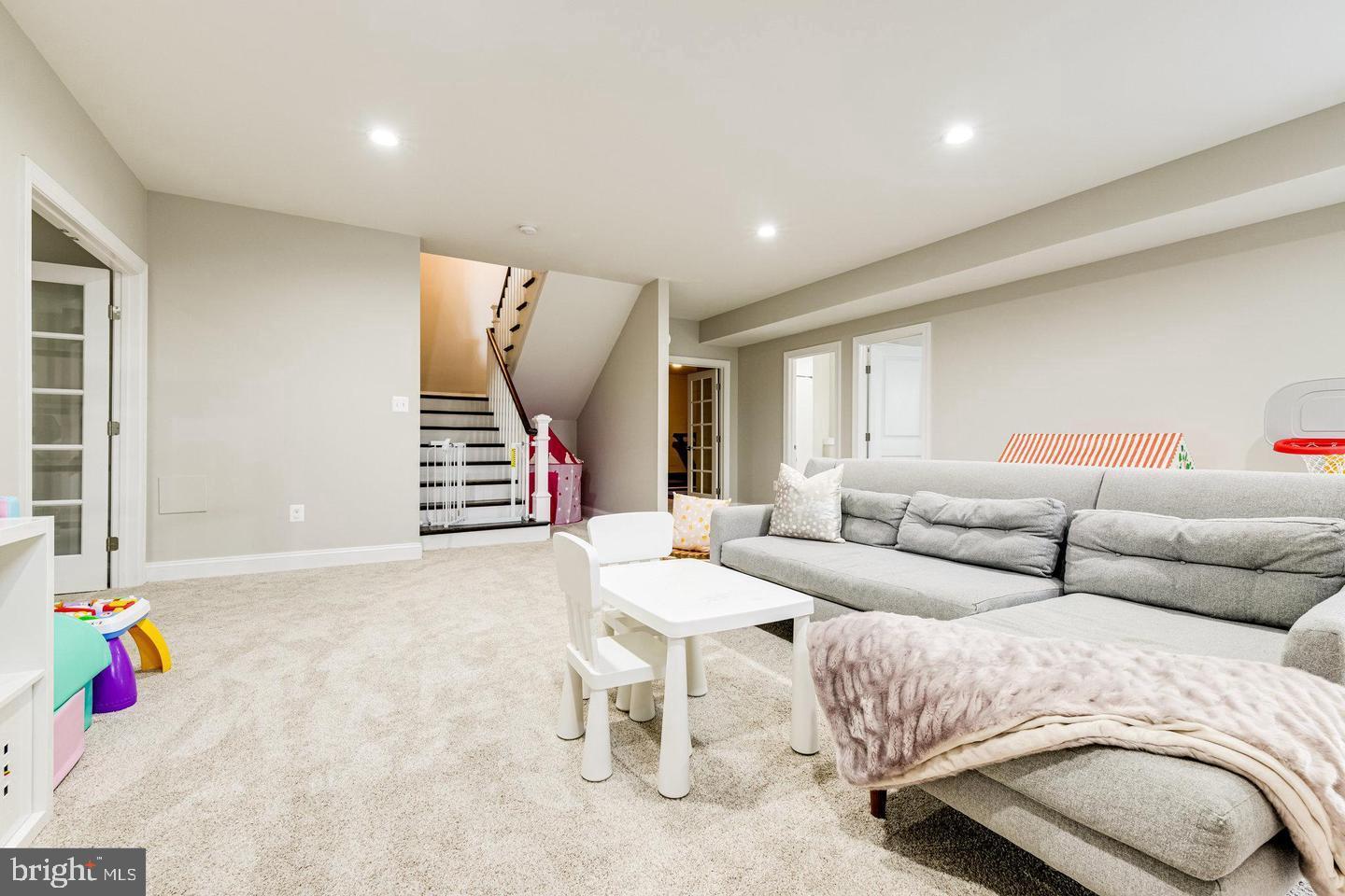 FAIRVIEW - Residential