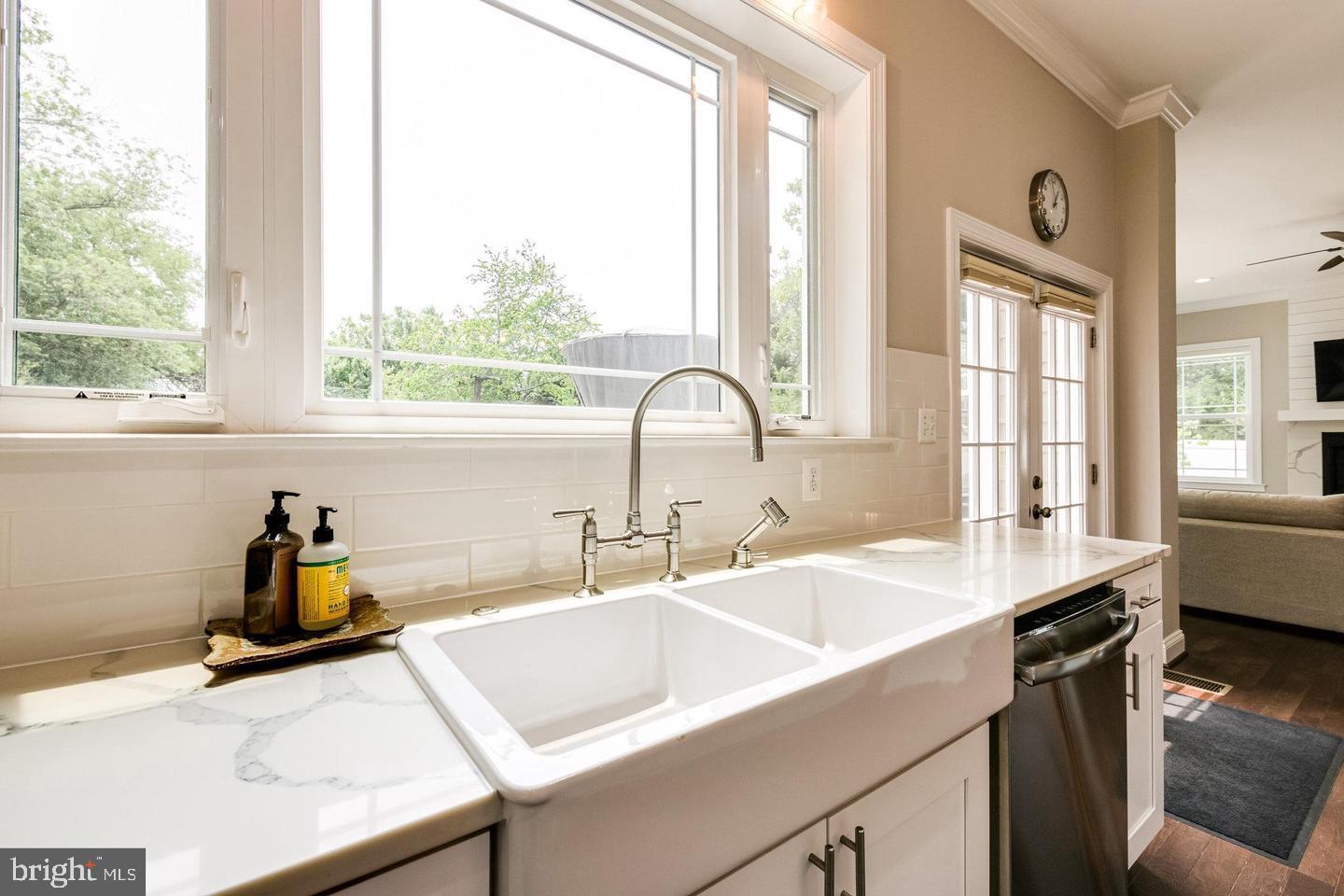 FAIRVIEW - Residential