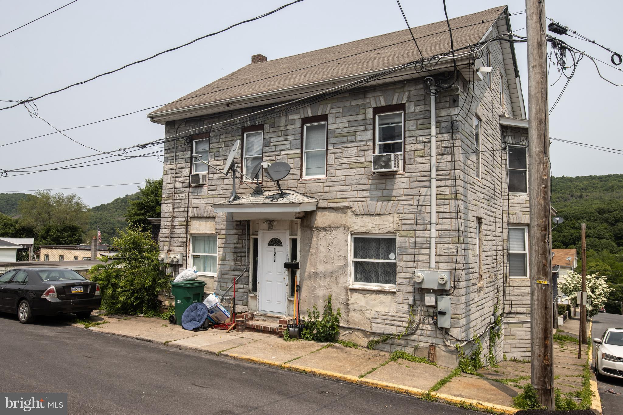 112 HUNTER ST 114