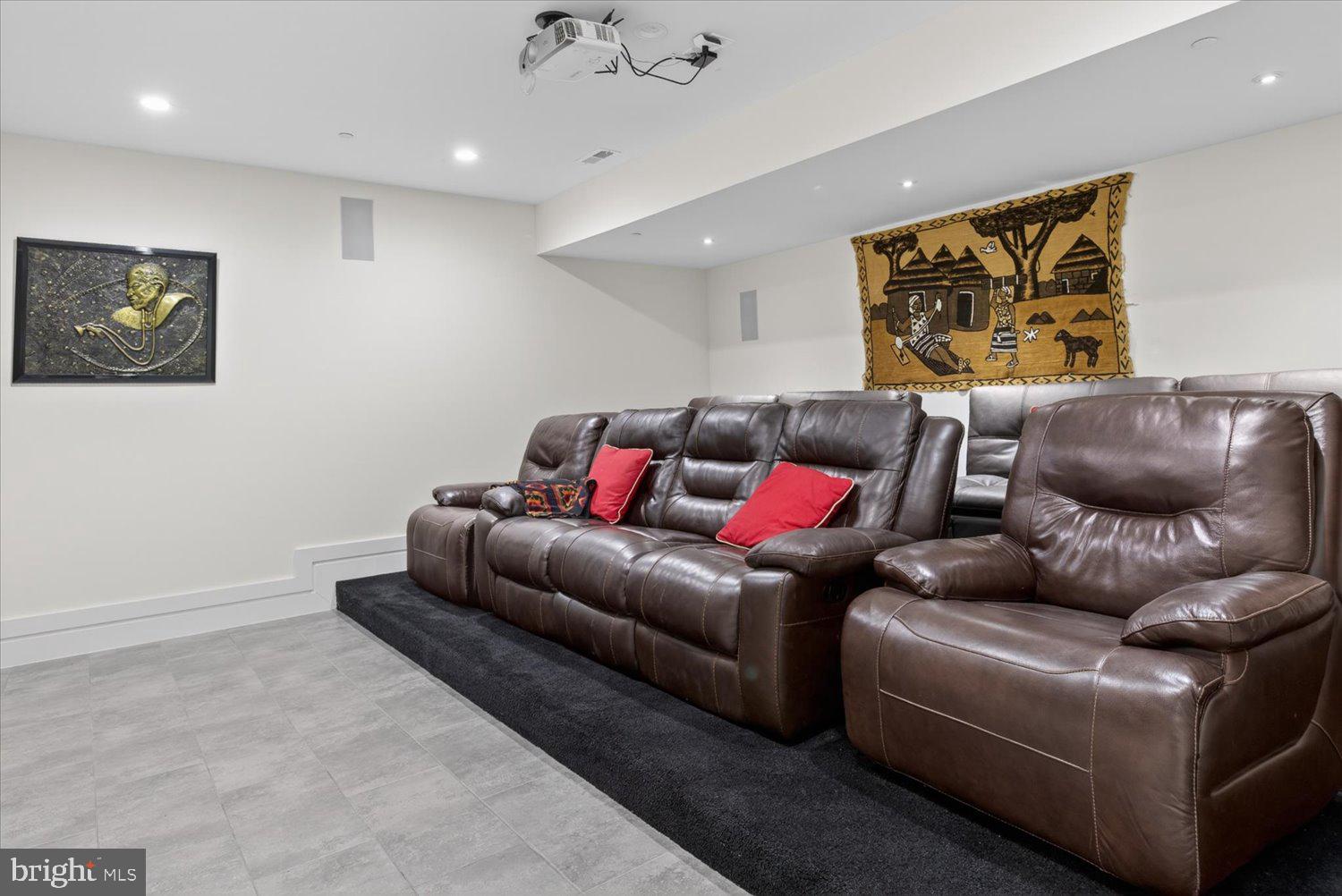 FOREST HILLS - Residential