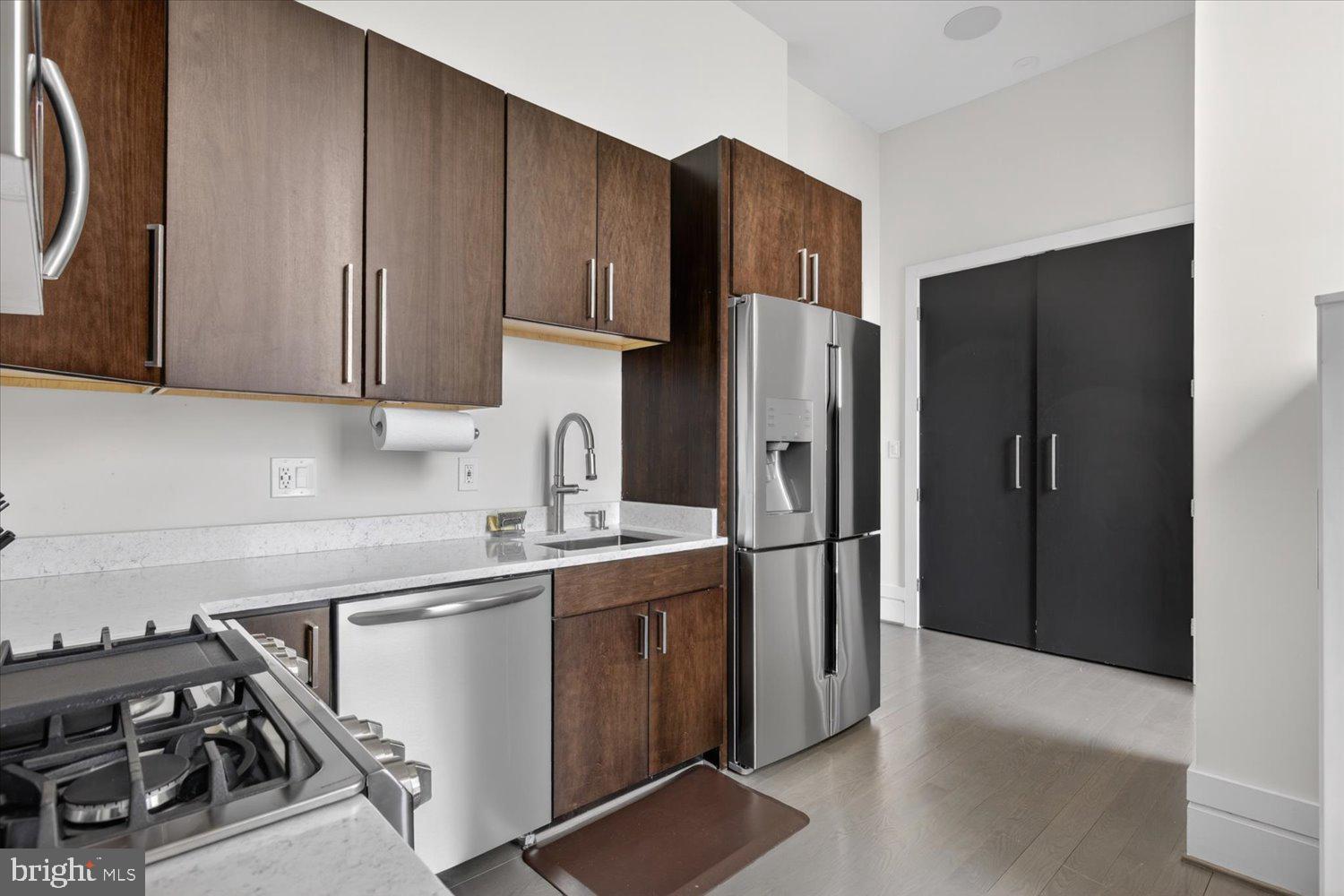 FOREST HILLS - Residential