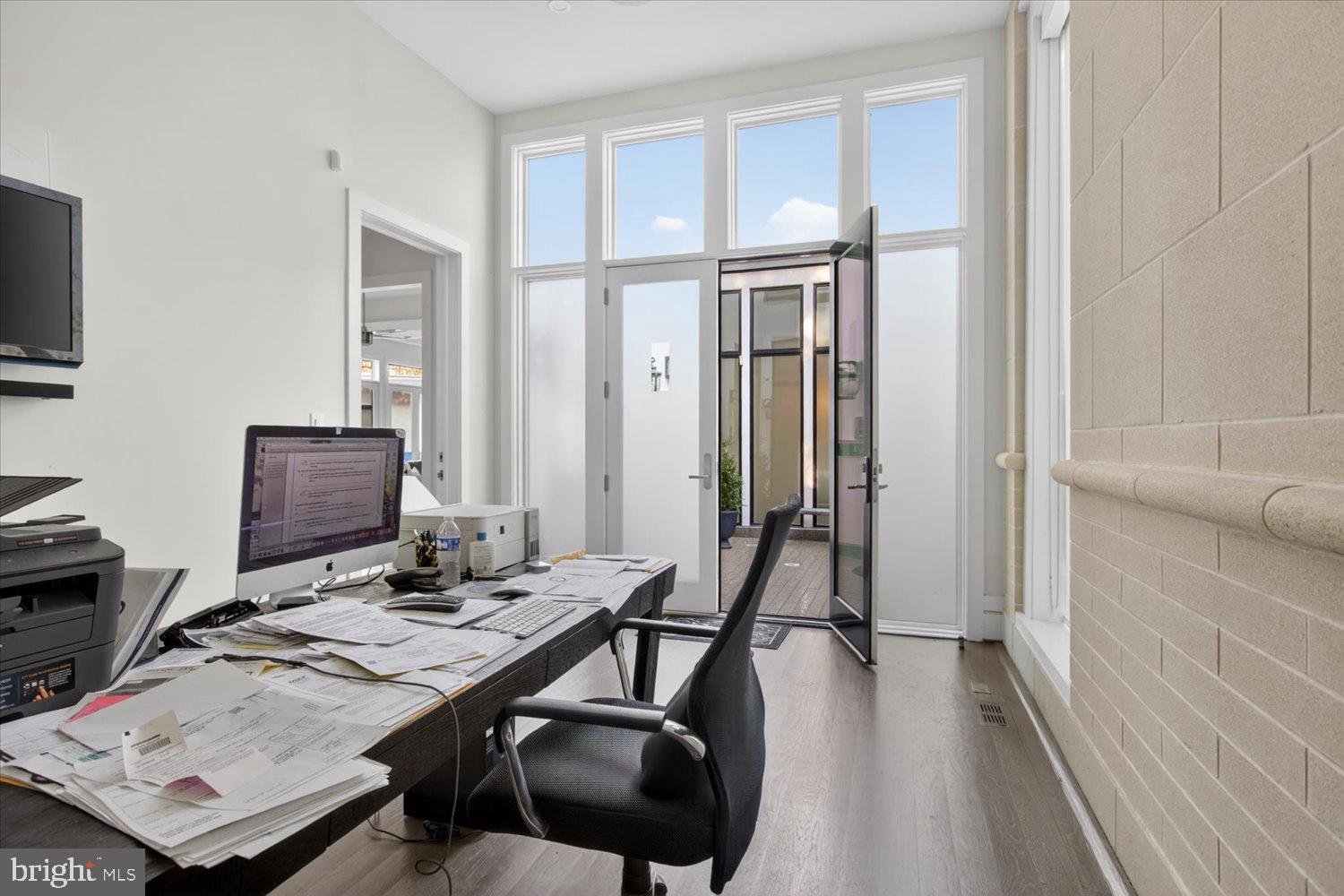 FOREST HILLS - Residential