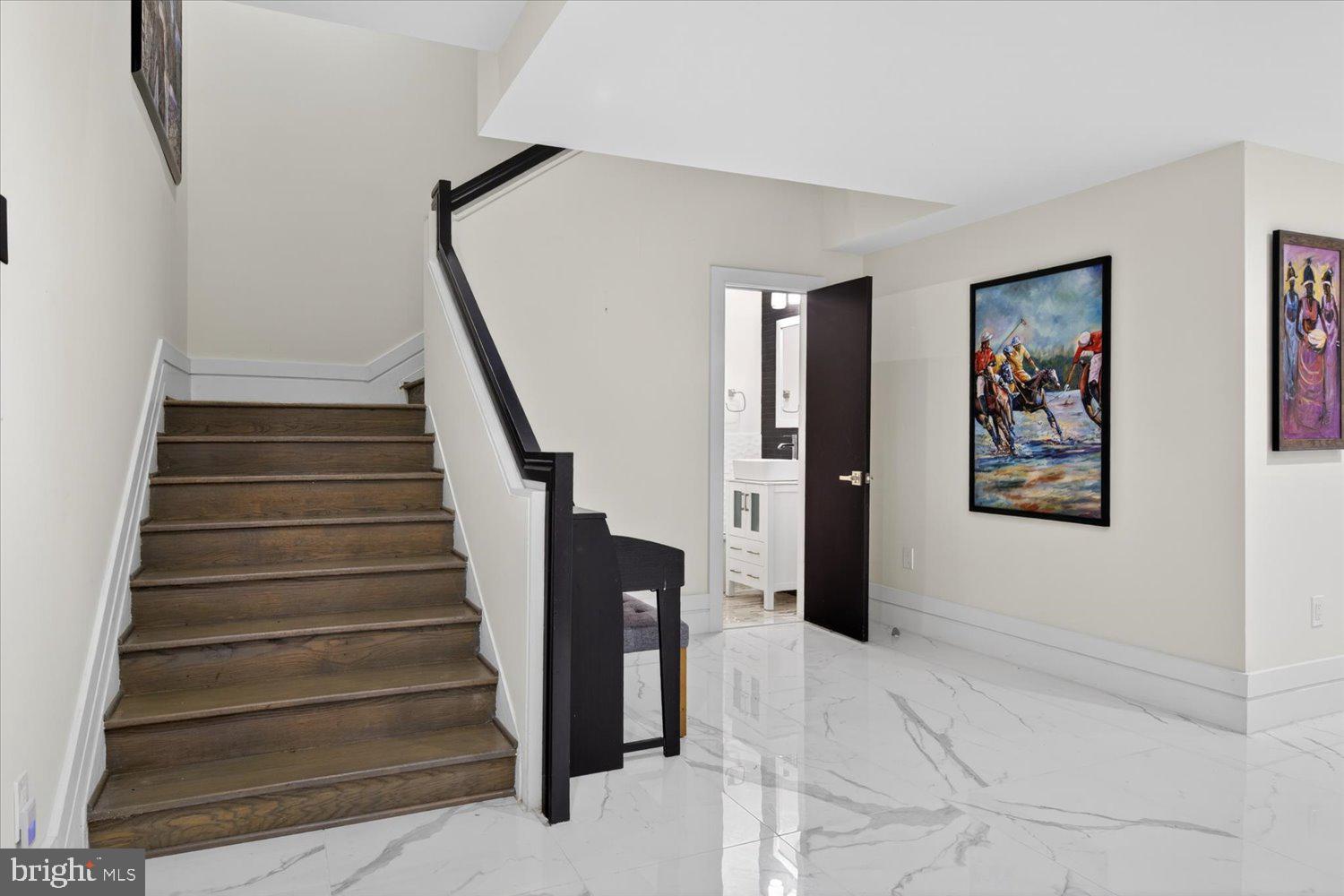 FOREST HILLS - Residential
