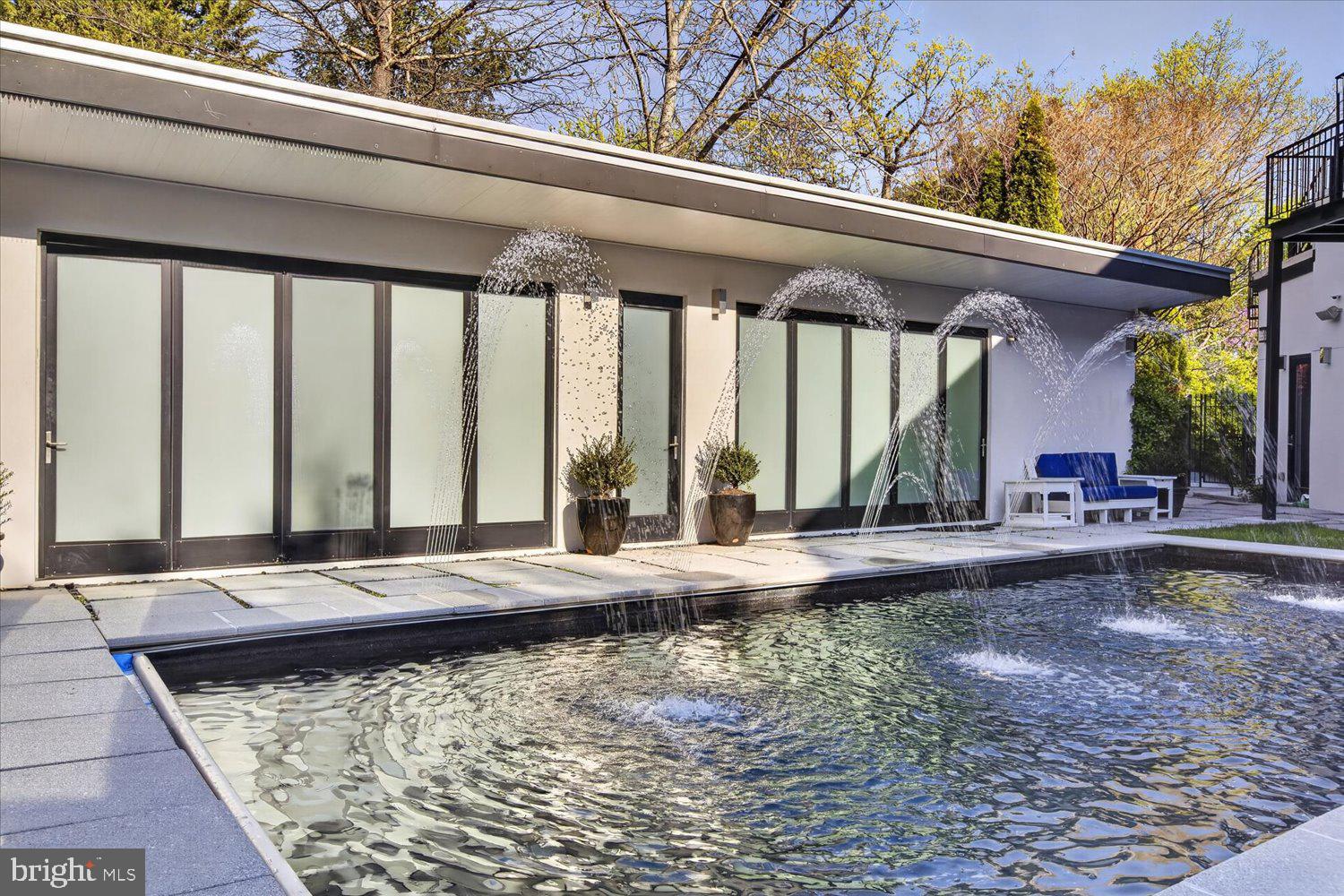 FOREST HILLS - Residential