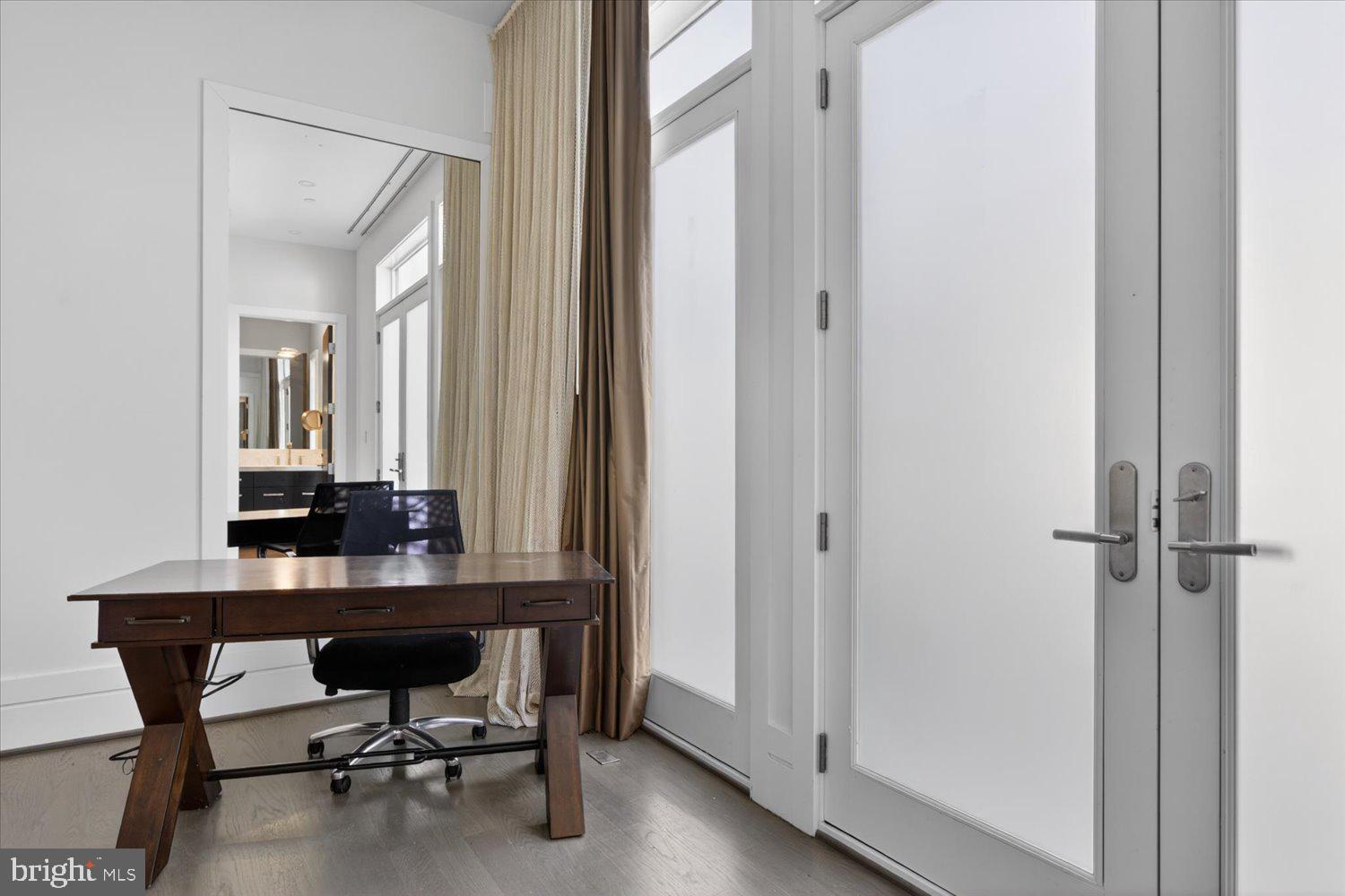 FOREST HILLS - Residential